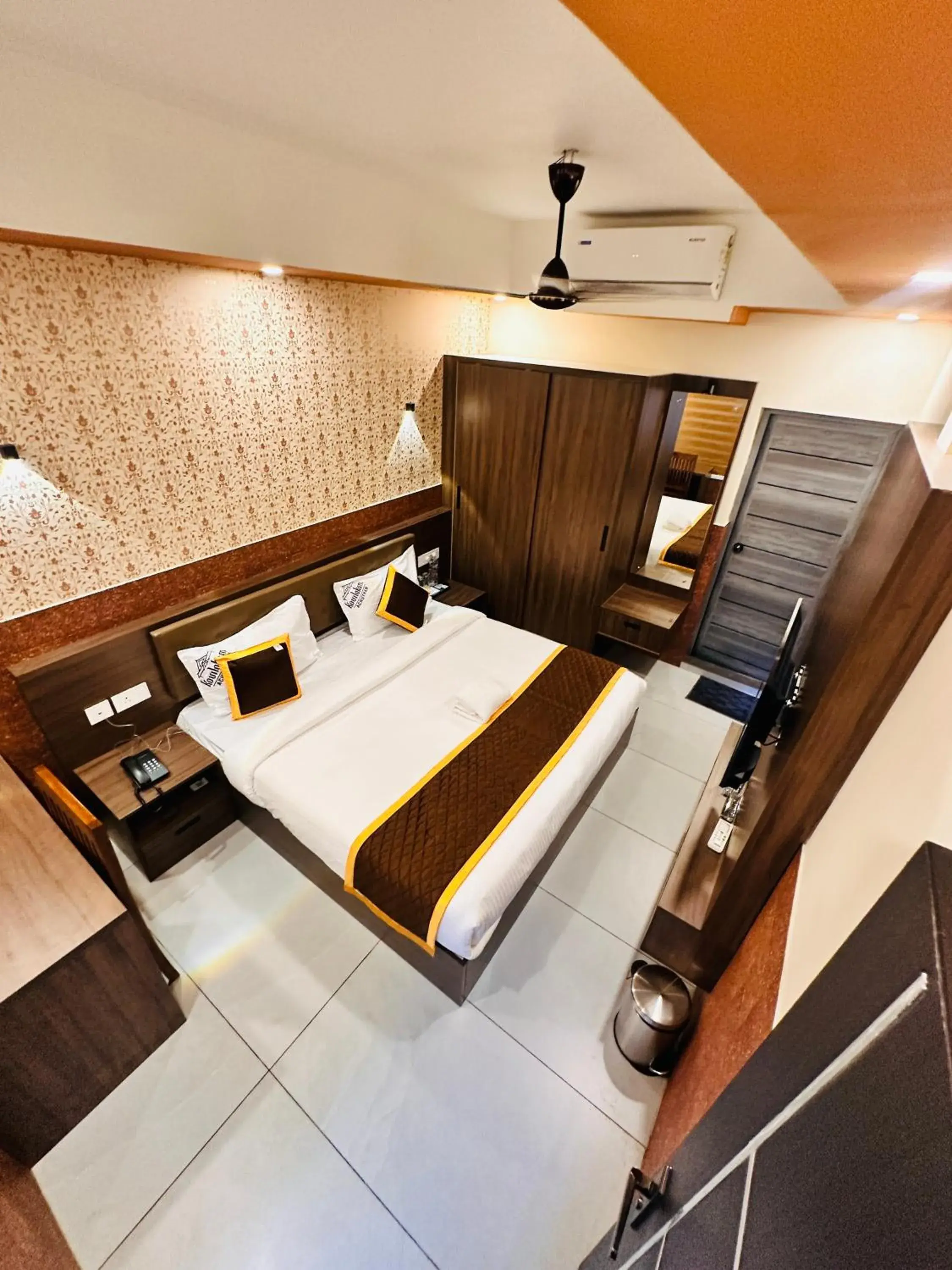 Bed in Kovilakam Achutham Bed in Kovilakam Achutham