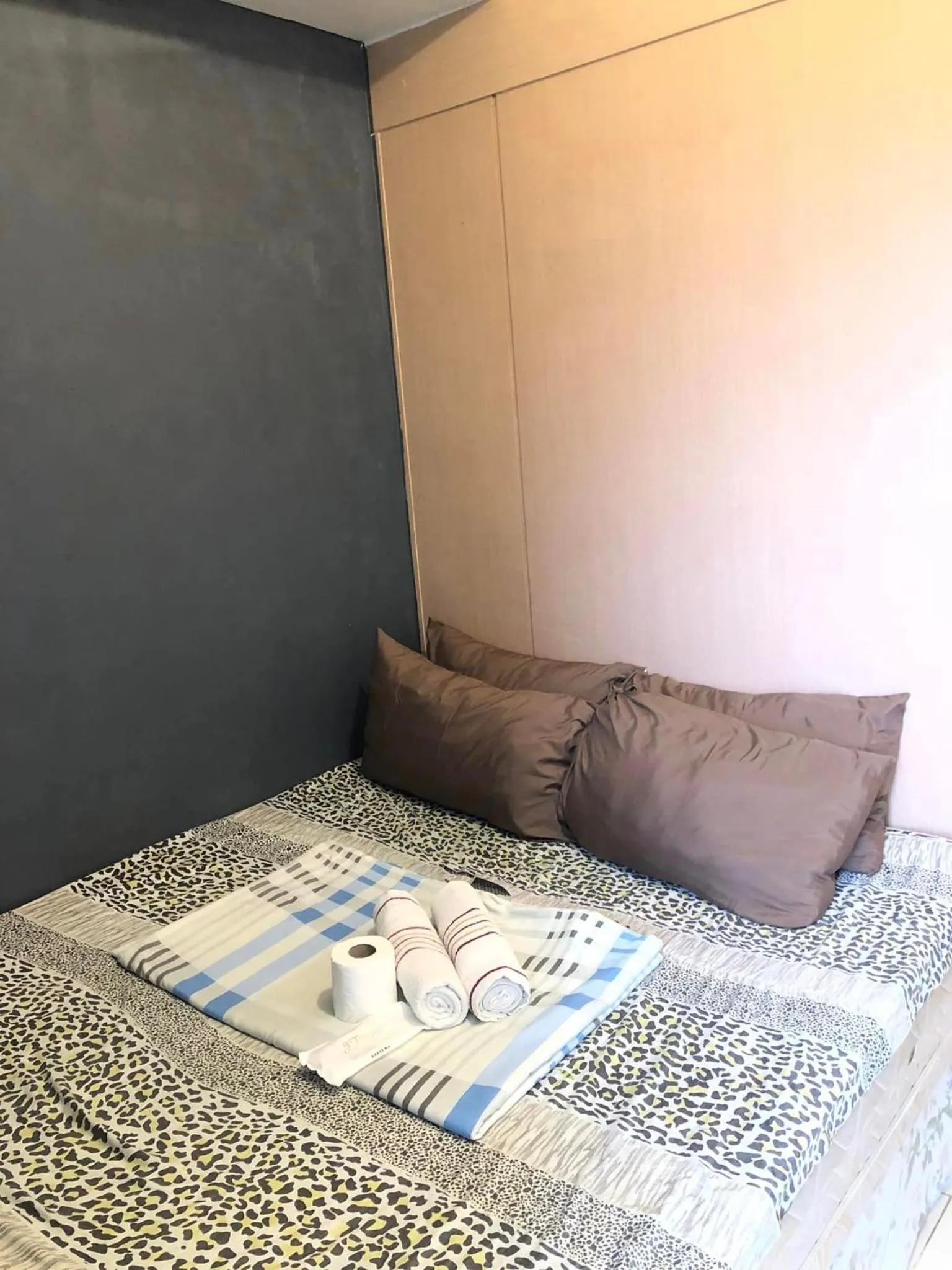 Bed in JT Tagaytay Suites