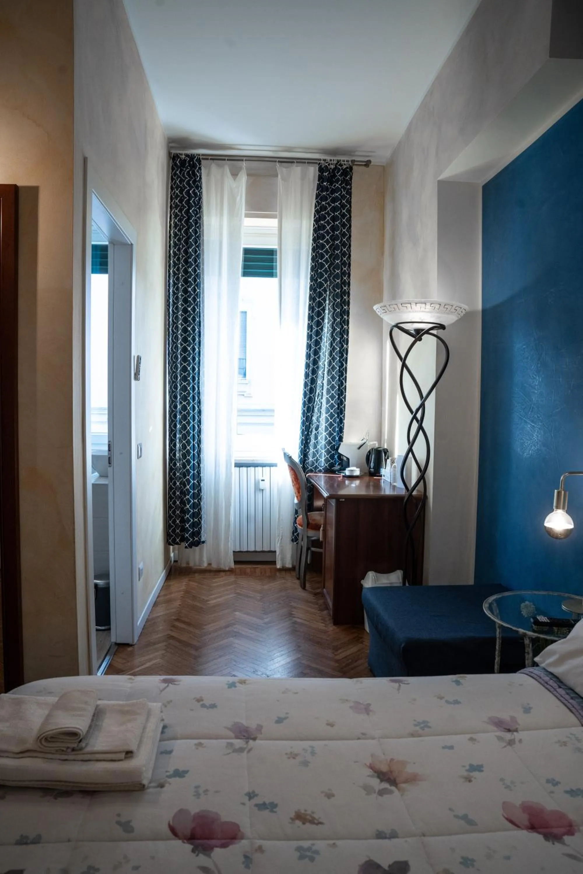 Photo of the whole room, Bed in La Residenza Isabella