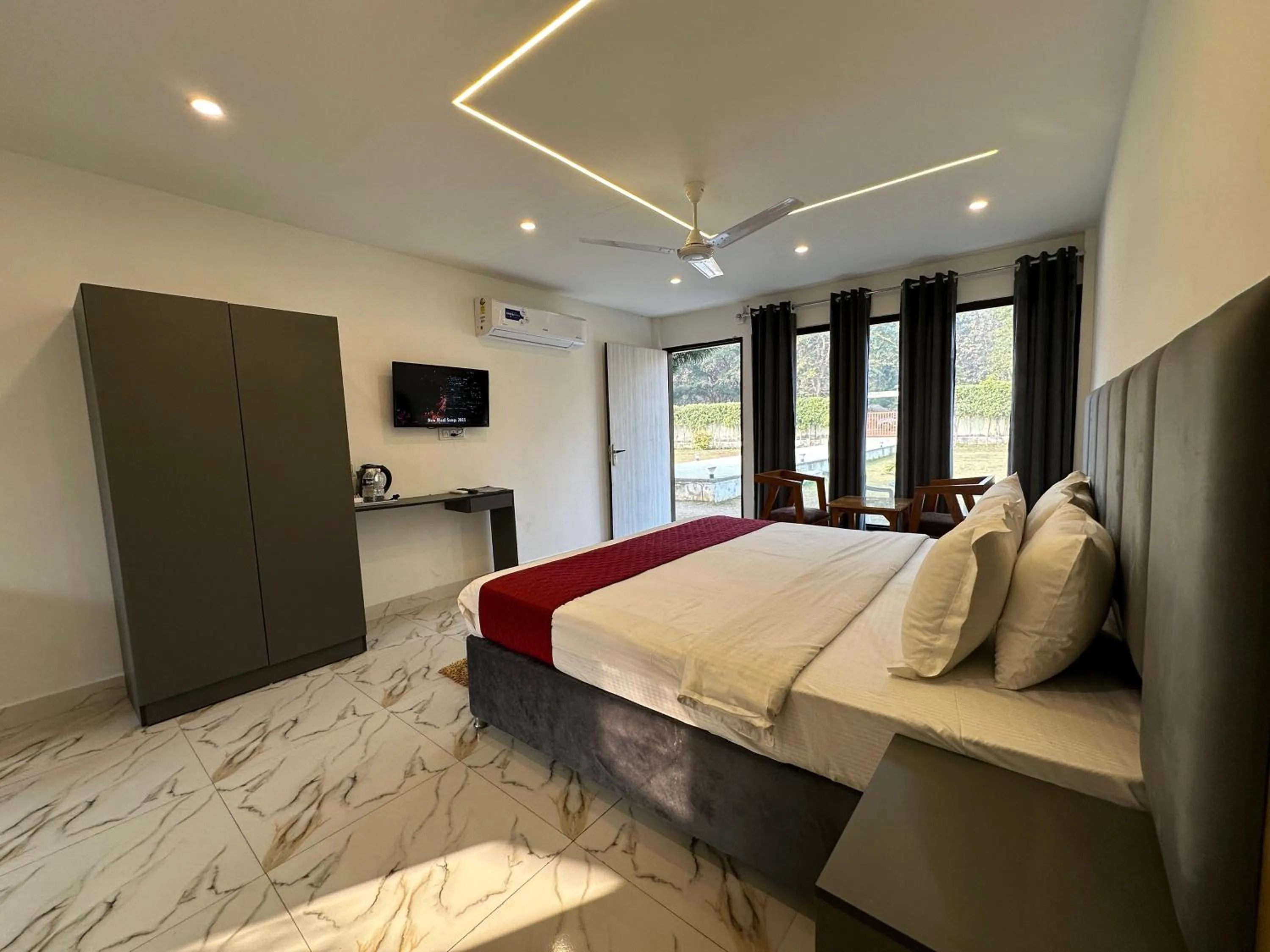 Bed in Six seasons resort