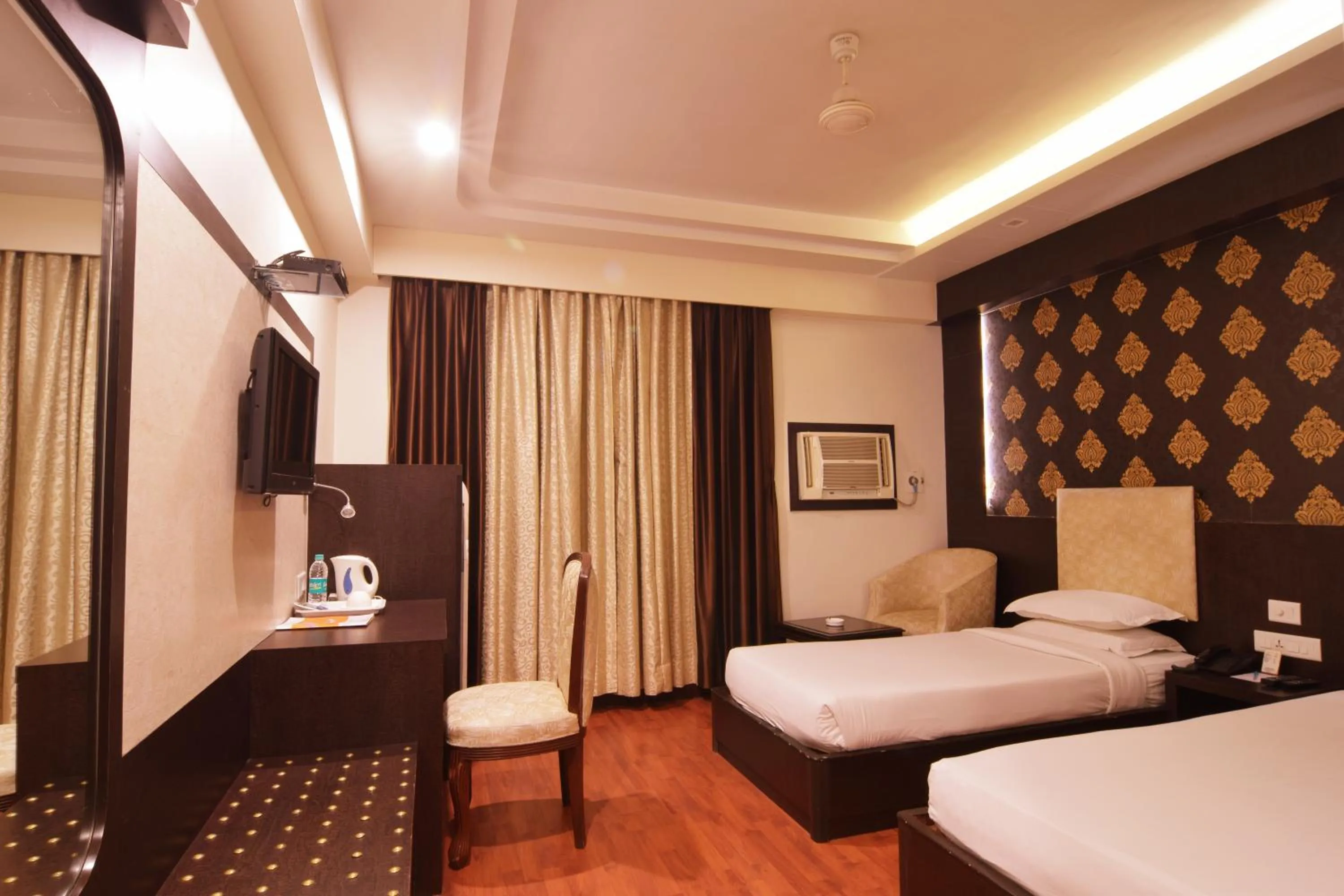 Photo of the whole room, Bed in Hotel The Sojourn