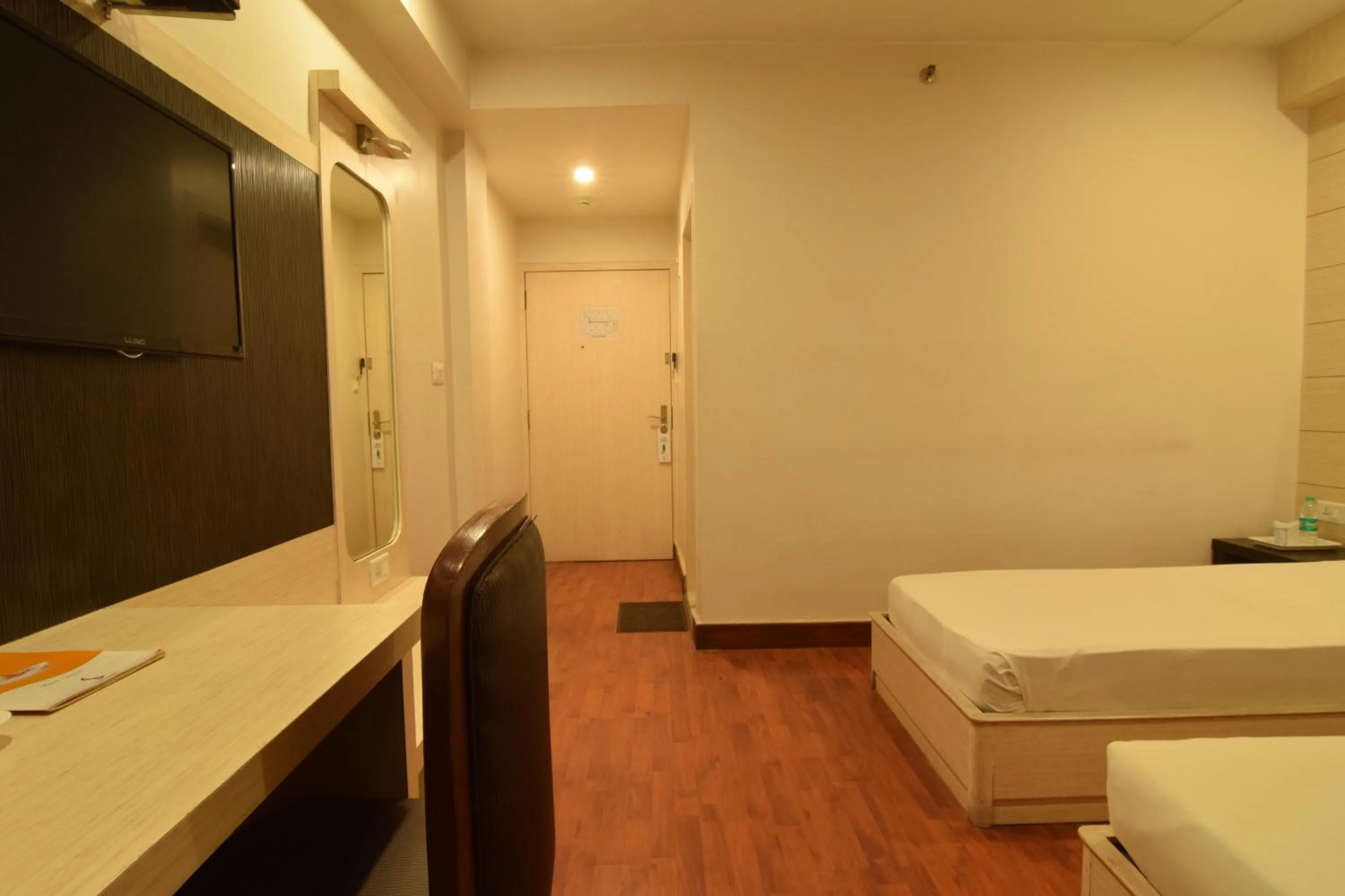 Photo of the whole room, Bed in Hotel The Sojourn