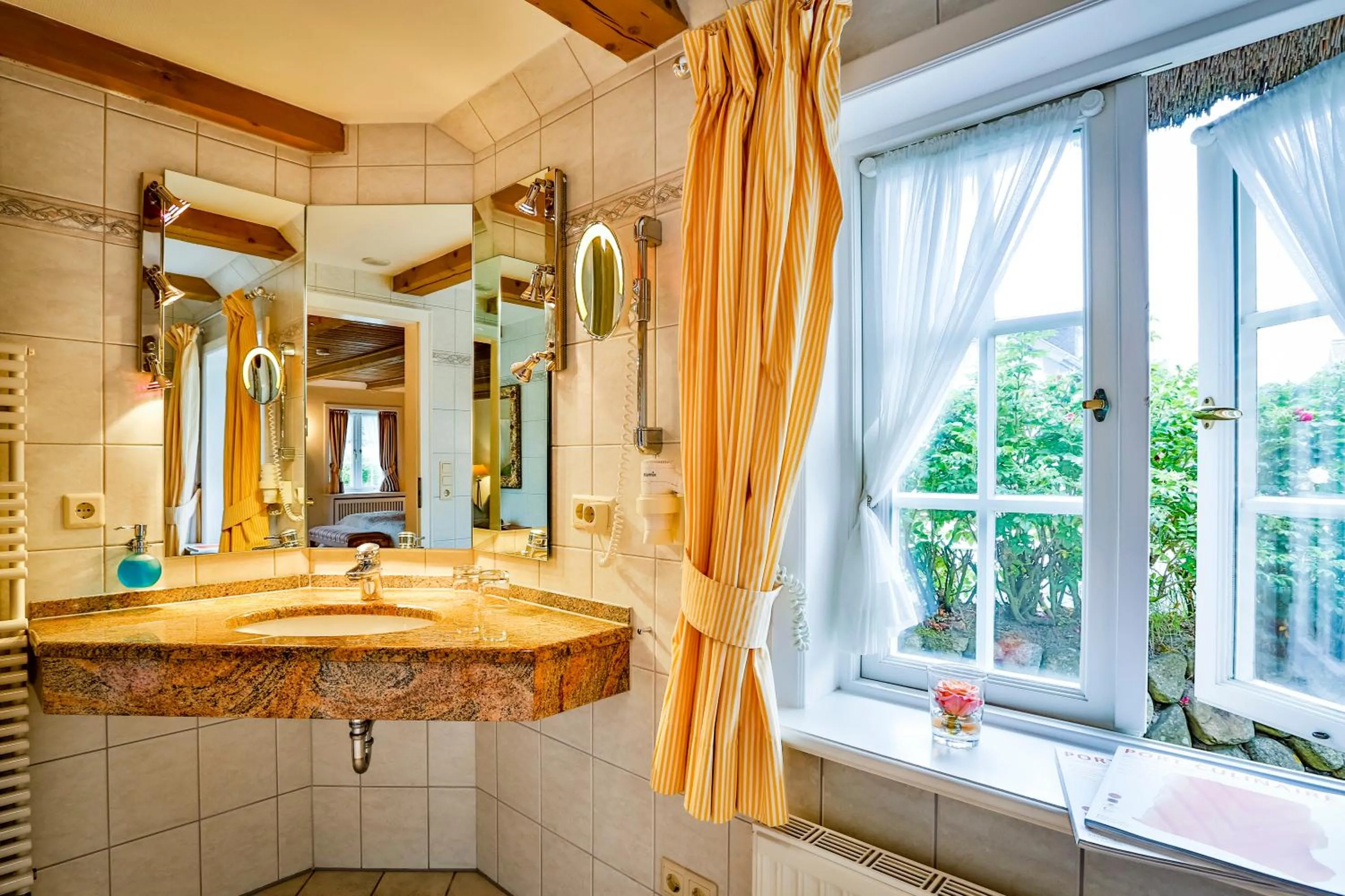 Bathroom in Hotel und Restaurant Jörg Müller