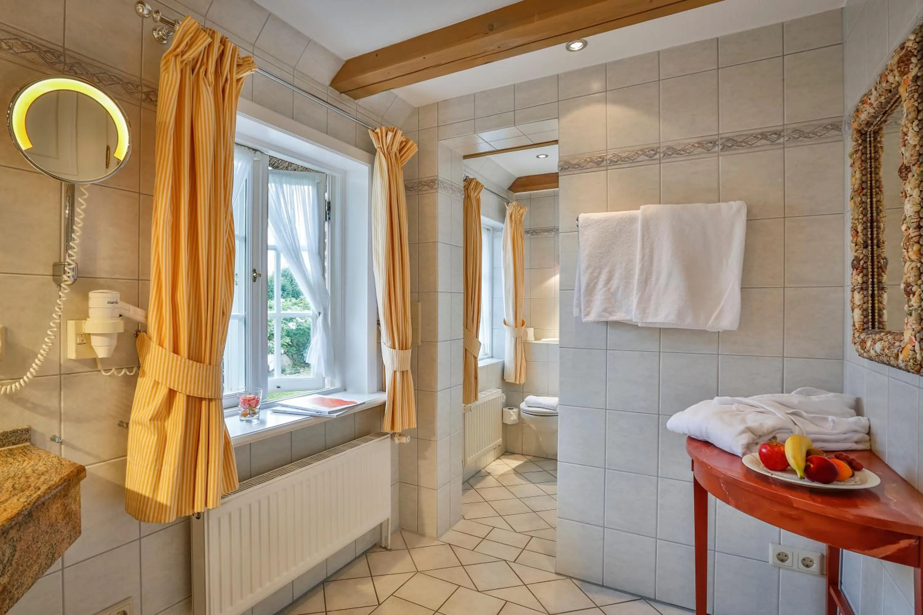 Bathroom in Hotel und Restaurant Jörg Müller