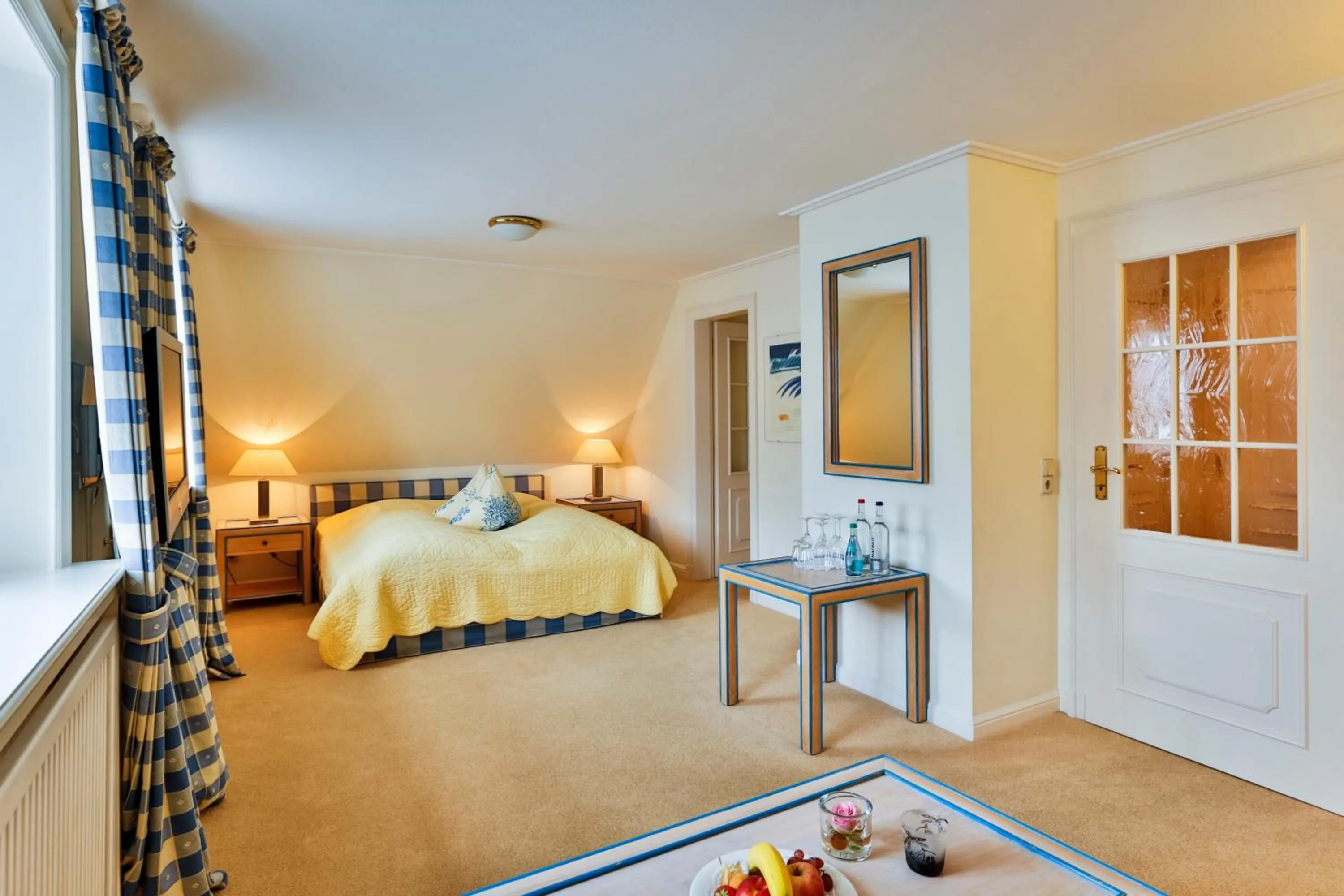 Photo of the whole room, Bed in Hotel und Restaurant Jörg Müller