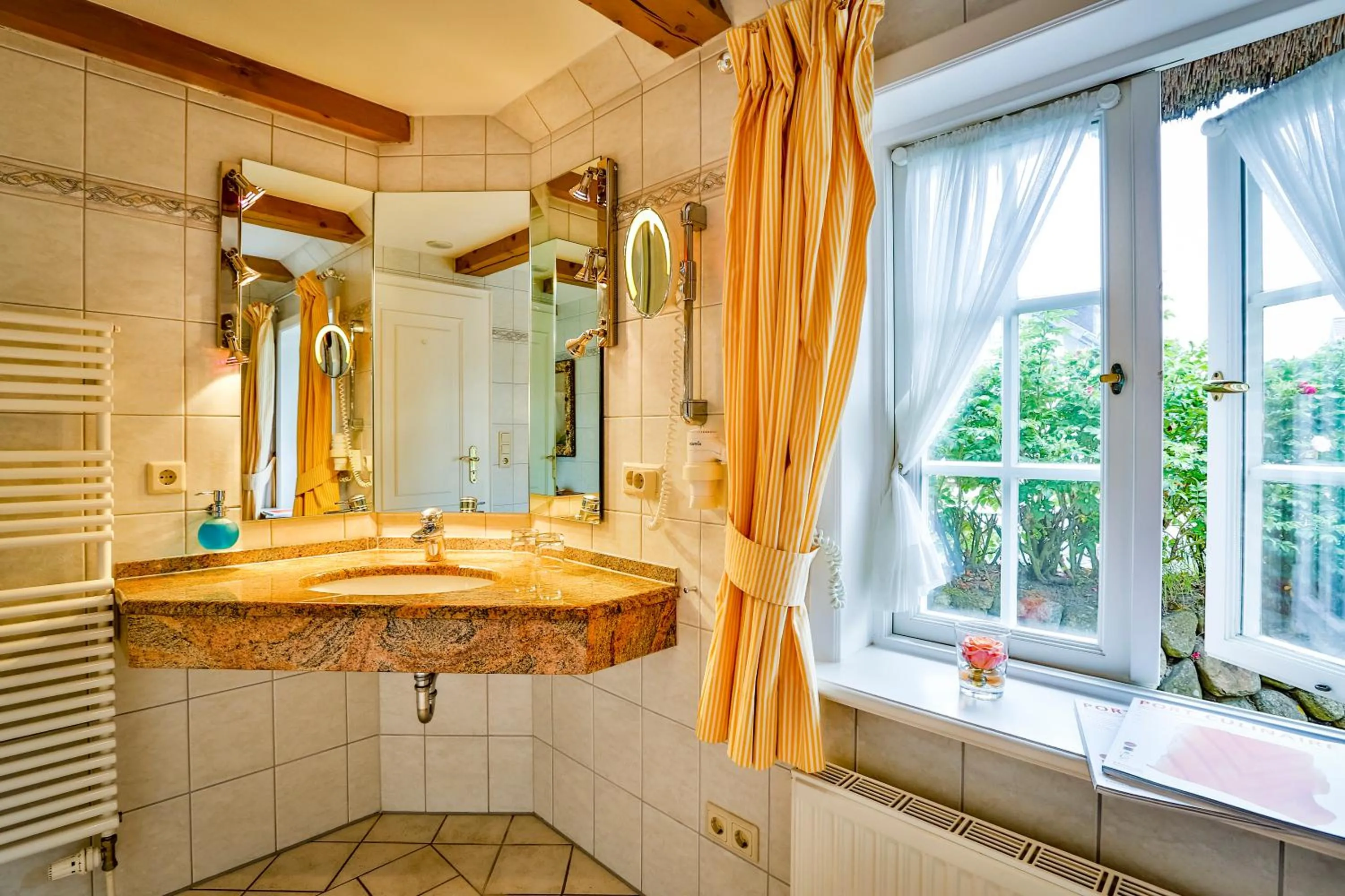 Bathroom in Hotel und Restaurant Jörg Müller