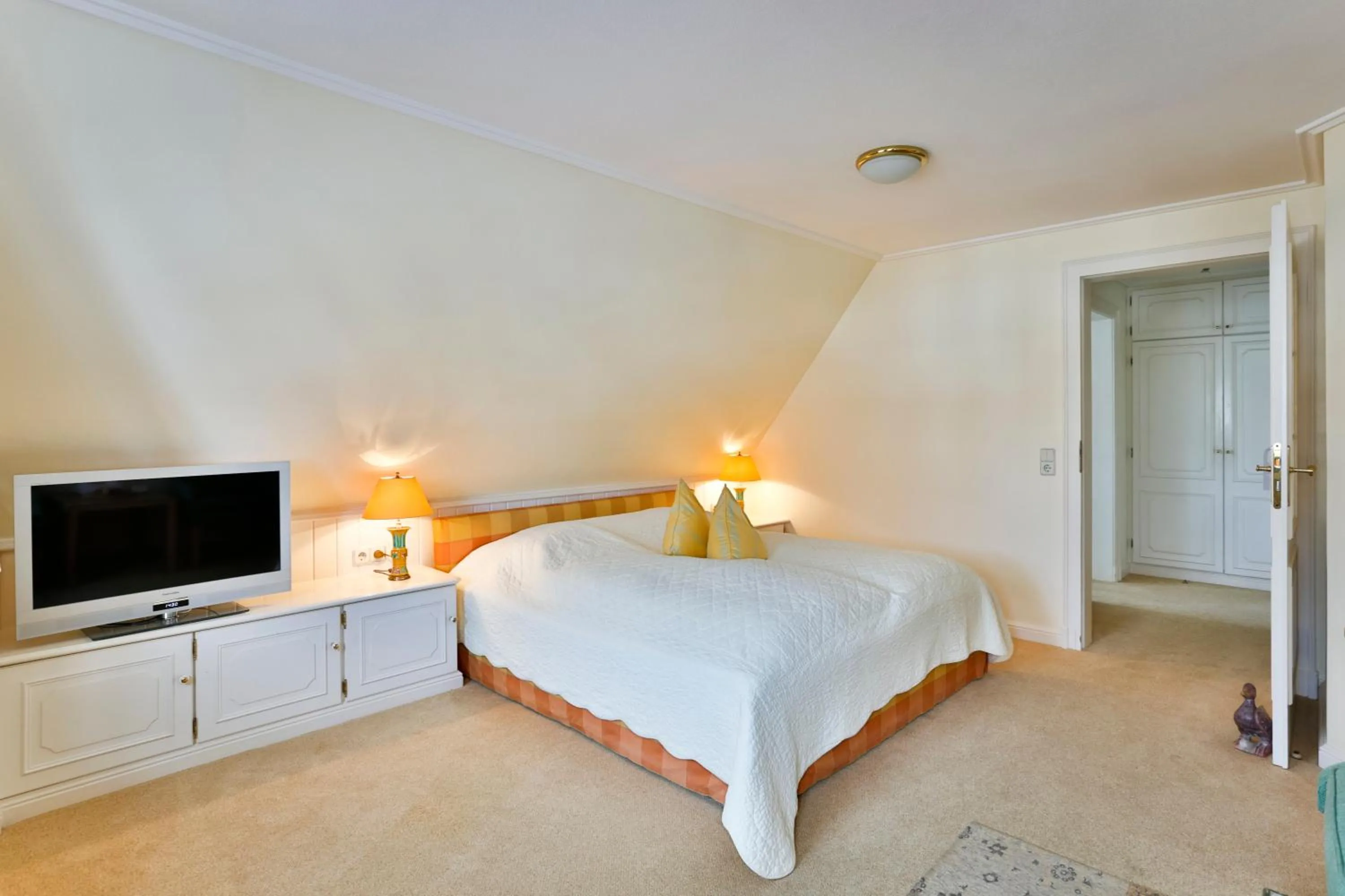 Bedroom, Bed in Hotel und Restaurant Jörg Müller