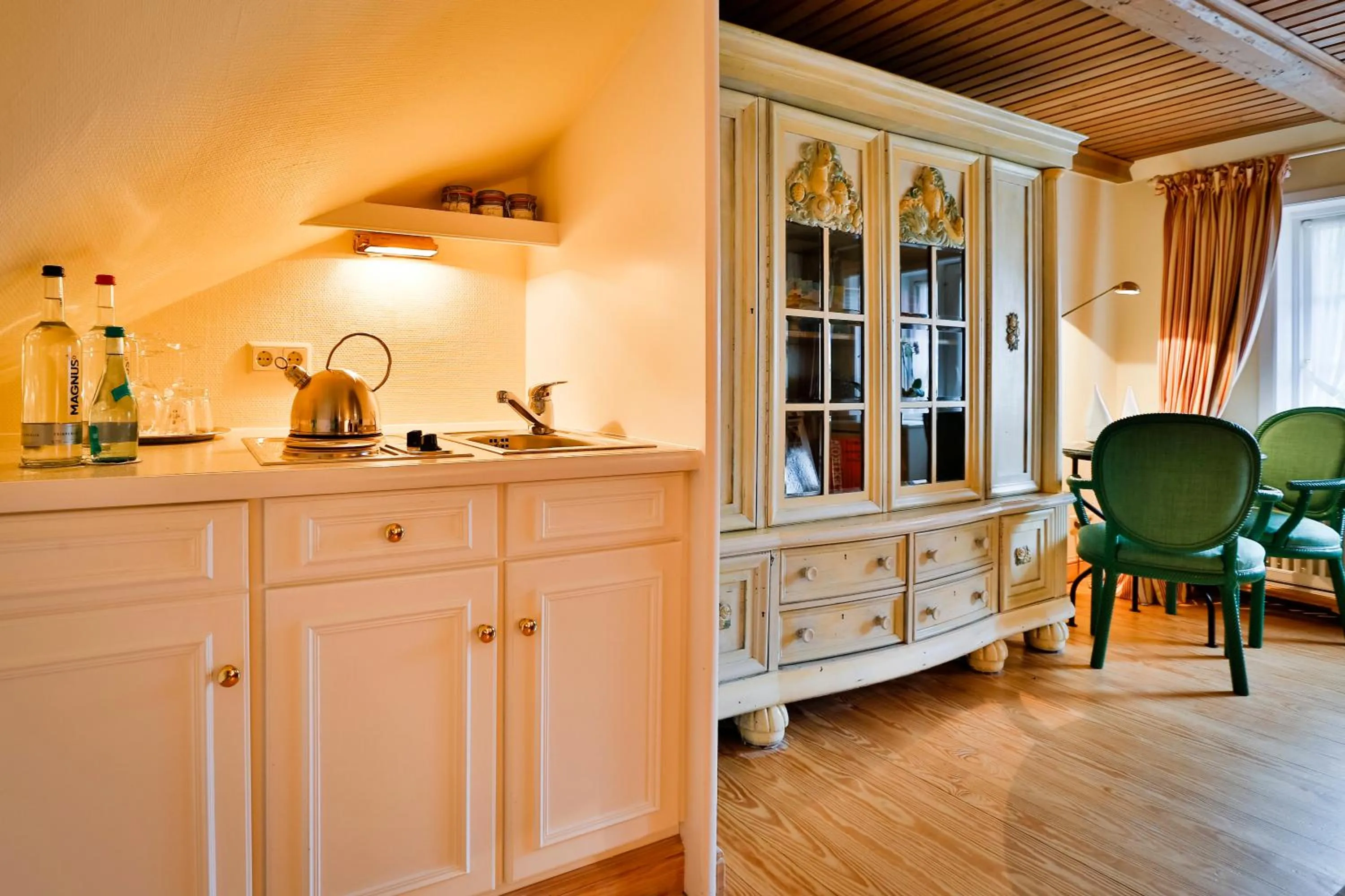 Kitchen or kitchenette in Hotel und Restaurant Jörg Müller