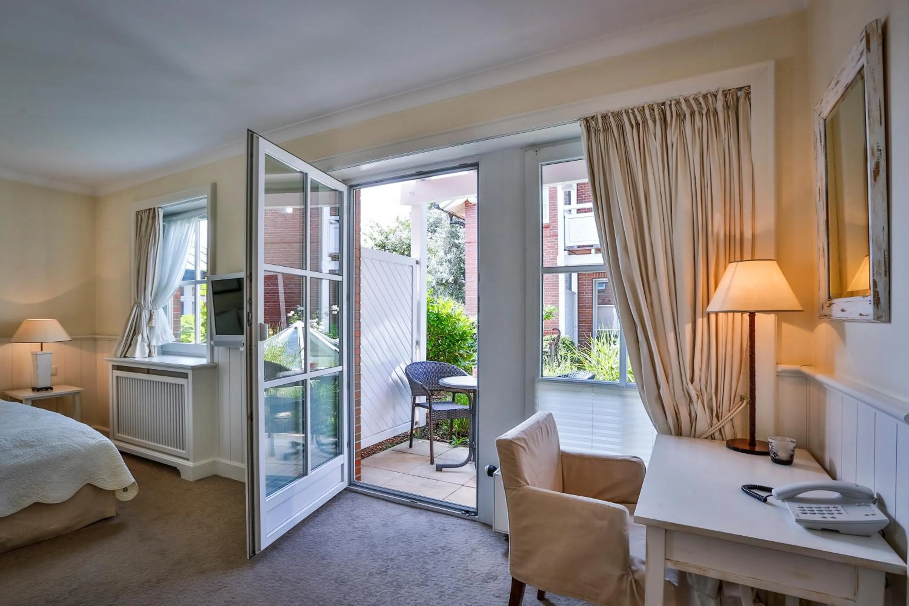 Bedroom, Bed in Hotel und Restaurant Jörg Müller