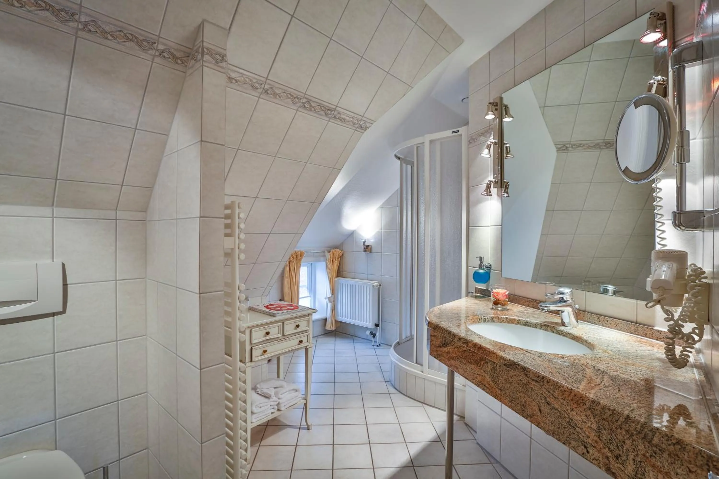 Bathroom in Hotel und Restaurant Jörg Müller