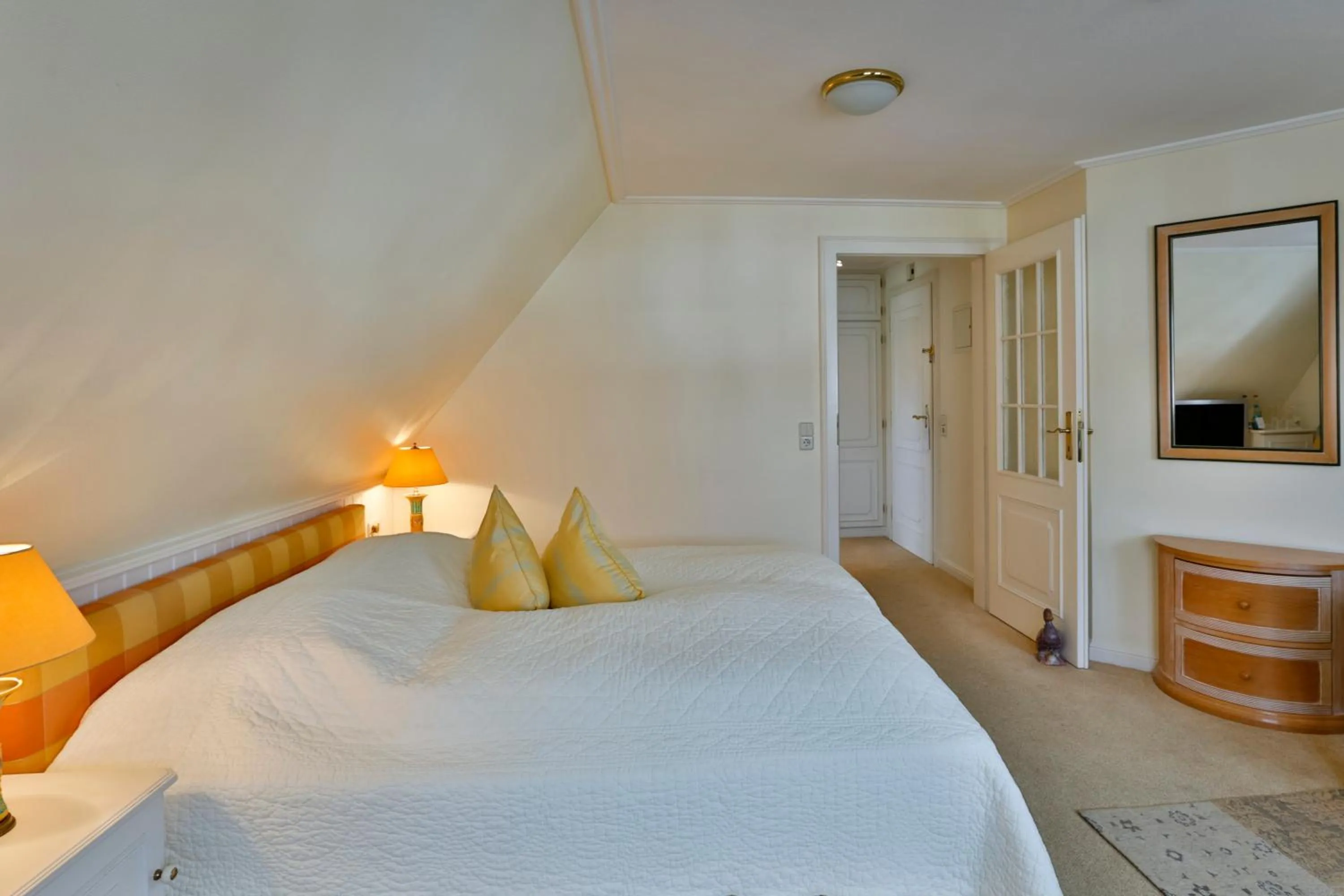 Bed in Hotel und Restaurant Jörg Müller