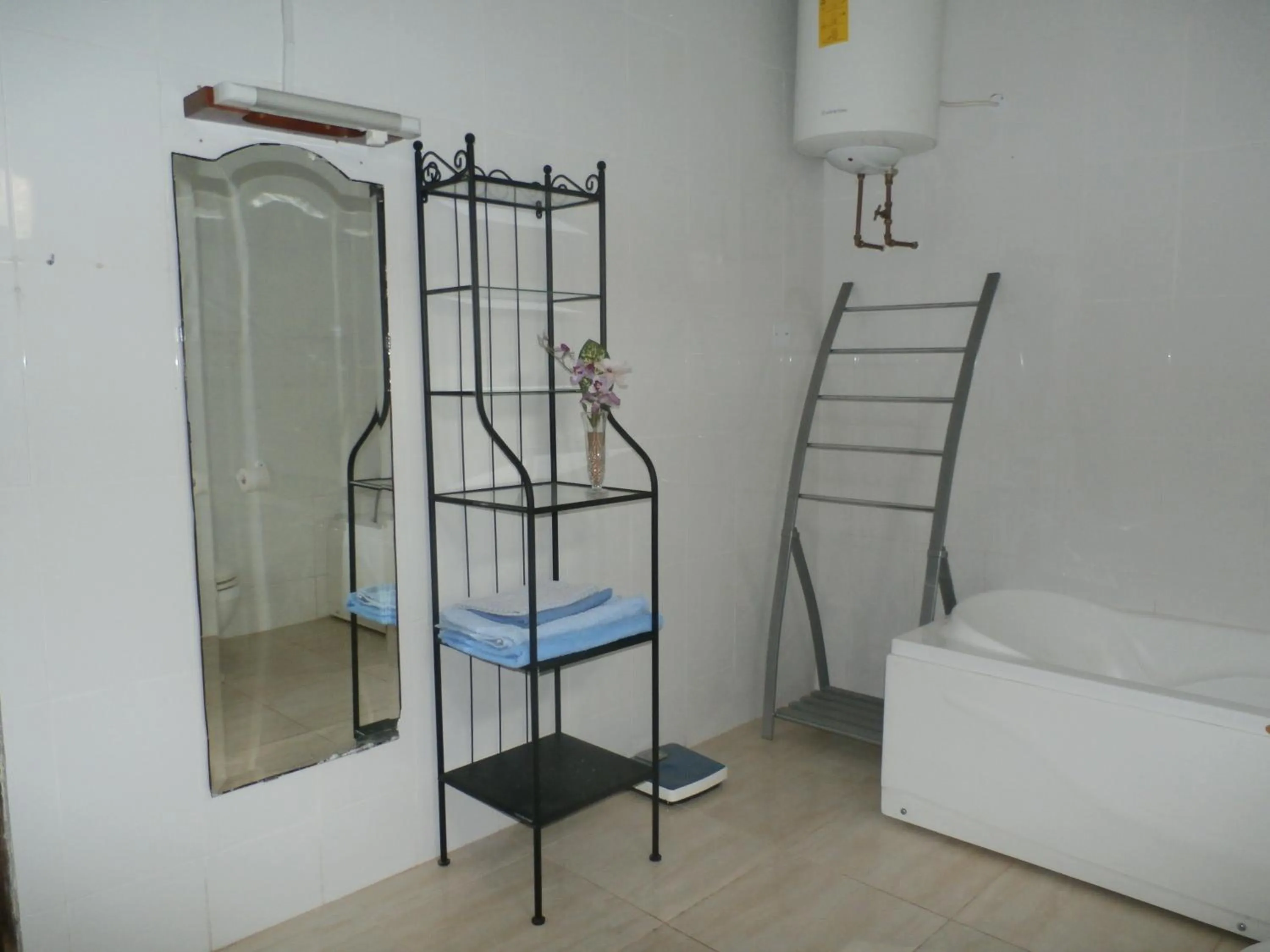 Bathroom, Bed in B & B Villa Calliandra