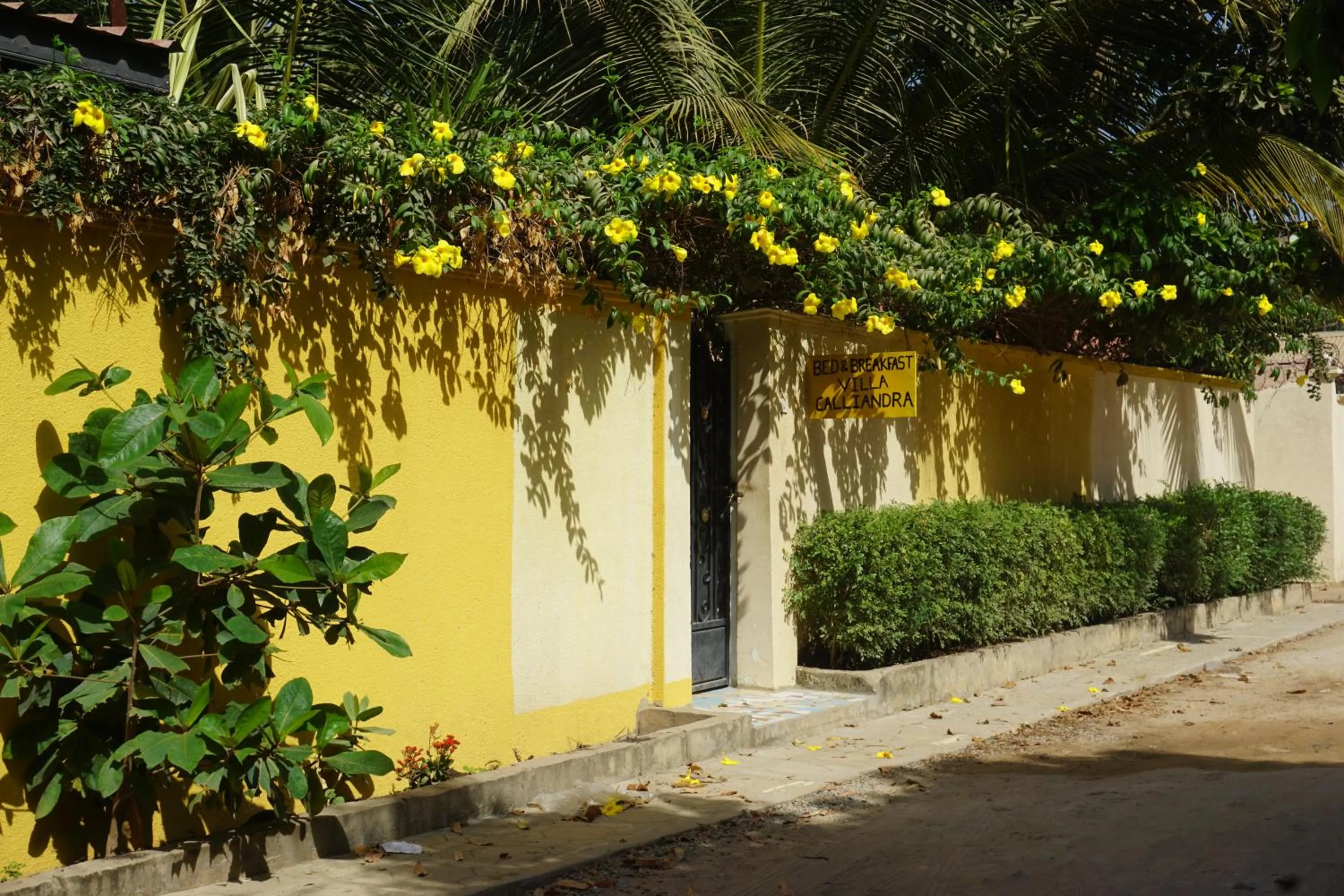 Facade/entrance in B & B Villa Calliandra
