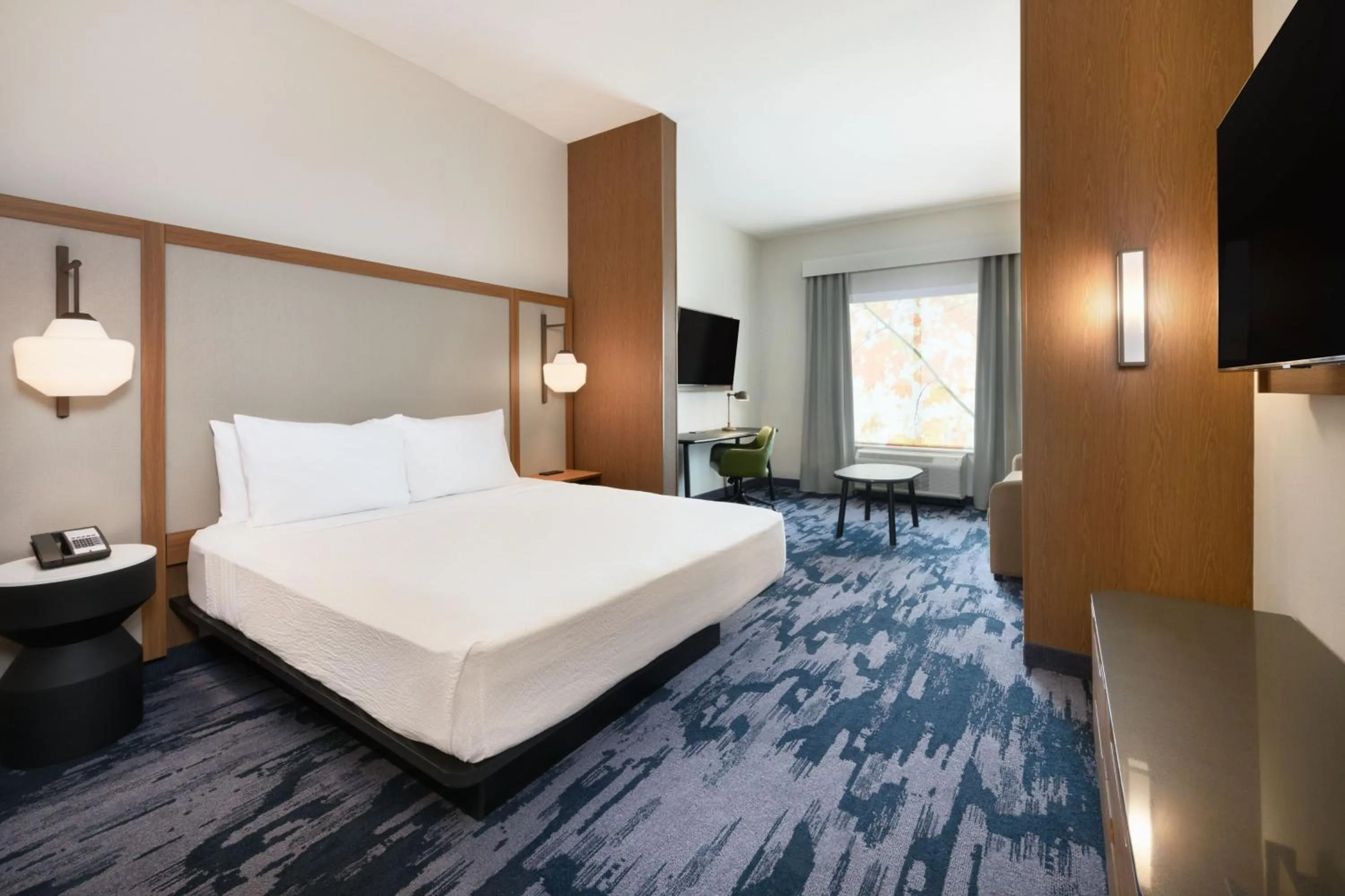Photo of the whole room, Bed in Fairfield by Marriott Inn & Suites Orlando at Millenia