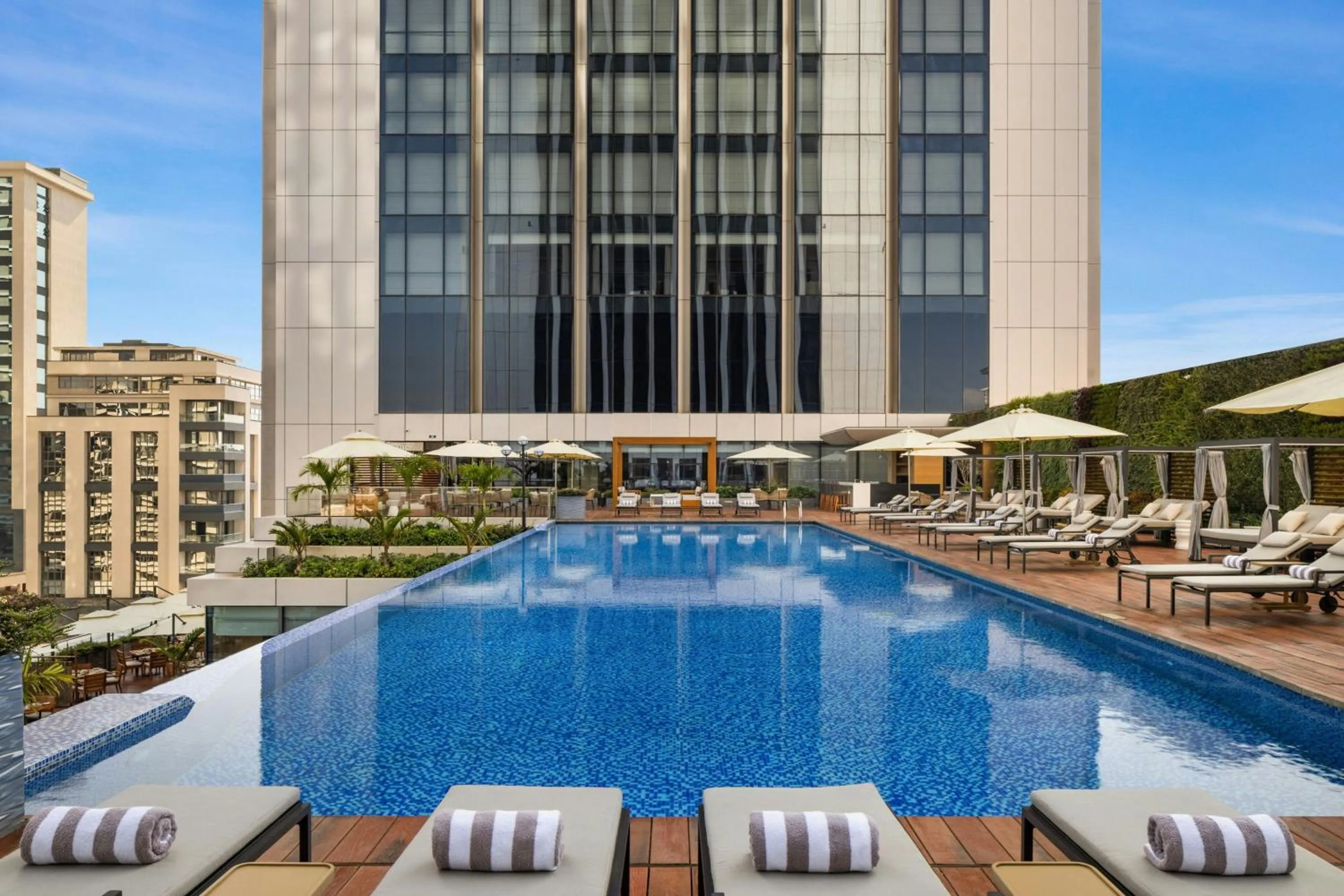 Swimming pool in JW Marriott Hotel Nairobi