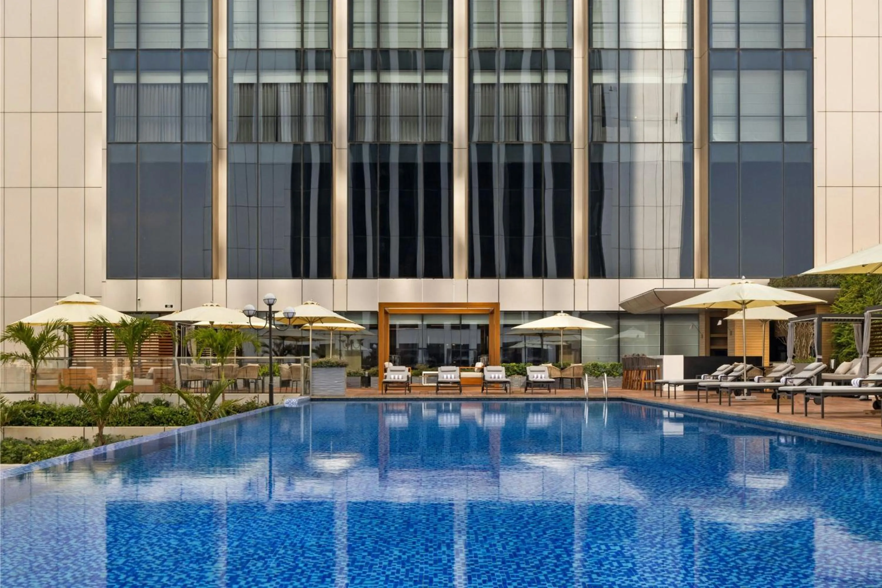 Swimming pool in JW Marriott Hotel Nairobi