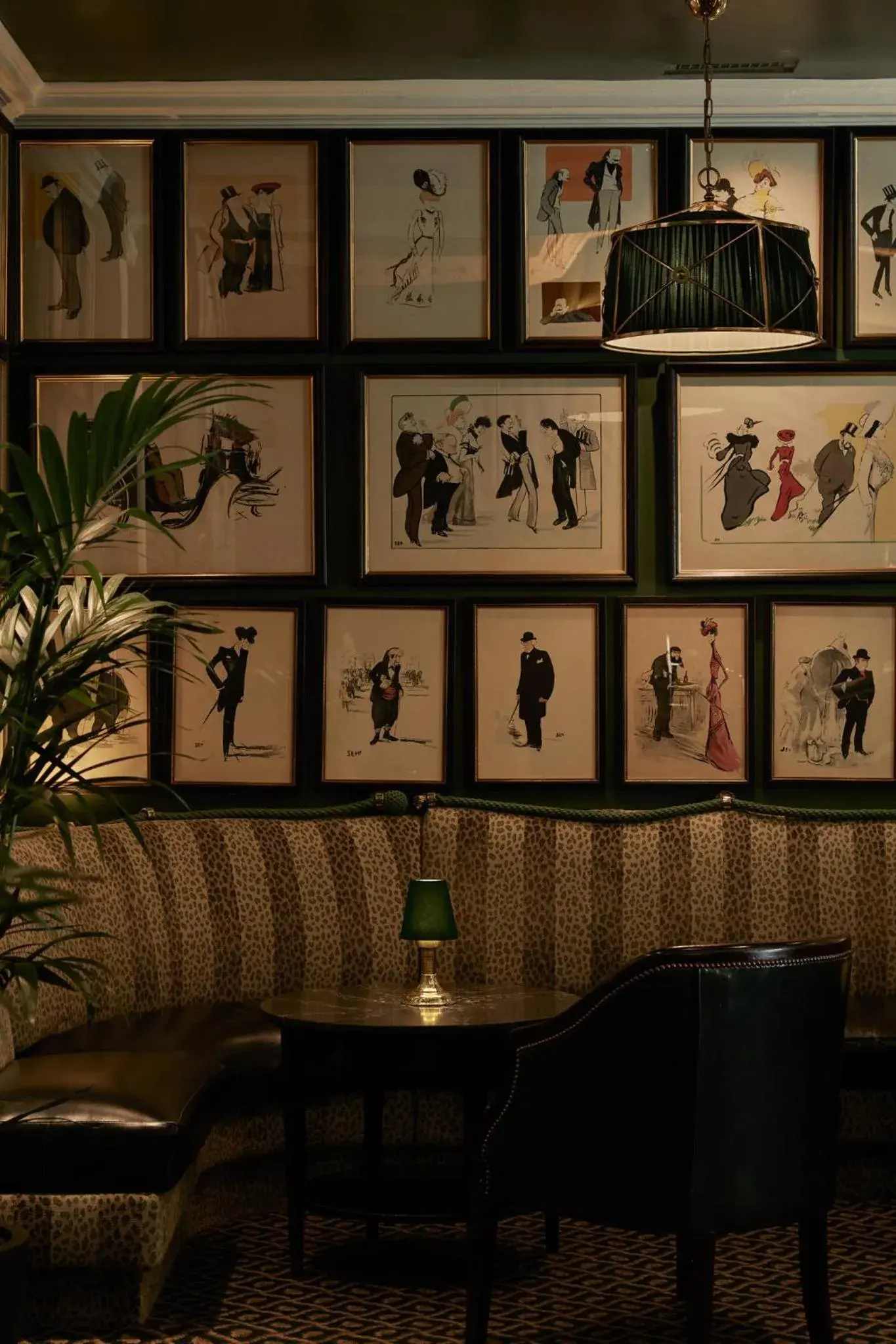 Lounge or bar in The Chesterfield Mayfair Lounge or bar in The Chesterfield Mayfair