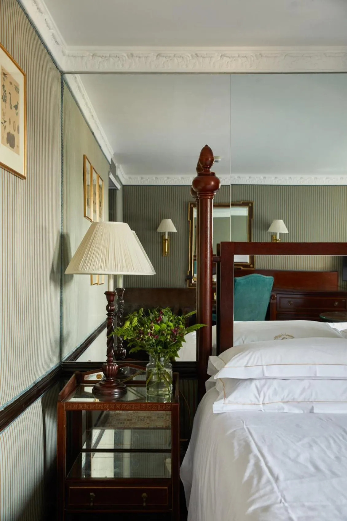 Photo of the whole room, Bed in The Chesterfield Mayfair