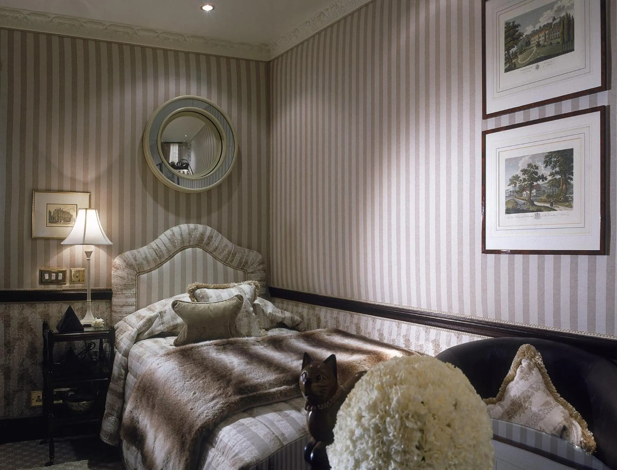 Photo of the whole room, Bed in The Chesterfield Mayfair