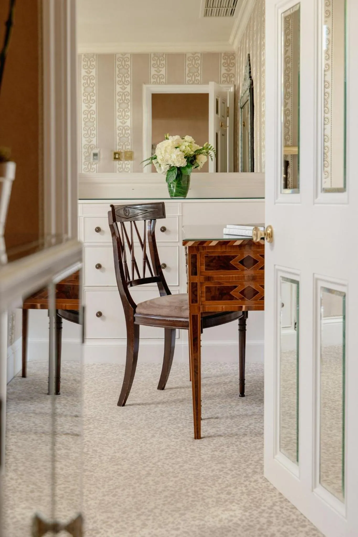 Dining area in The Chesterfield Mayfair