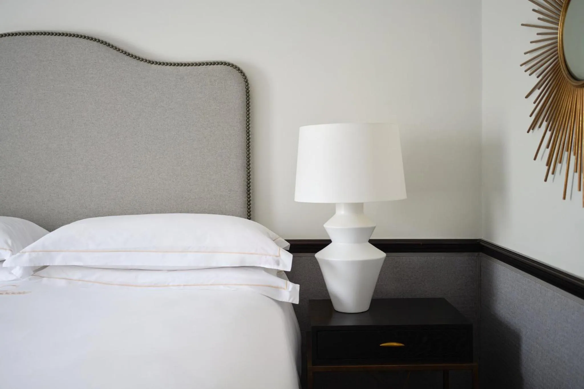 Photo of the whole room, Bed in The Chesterfield Mayfair