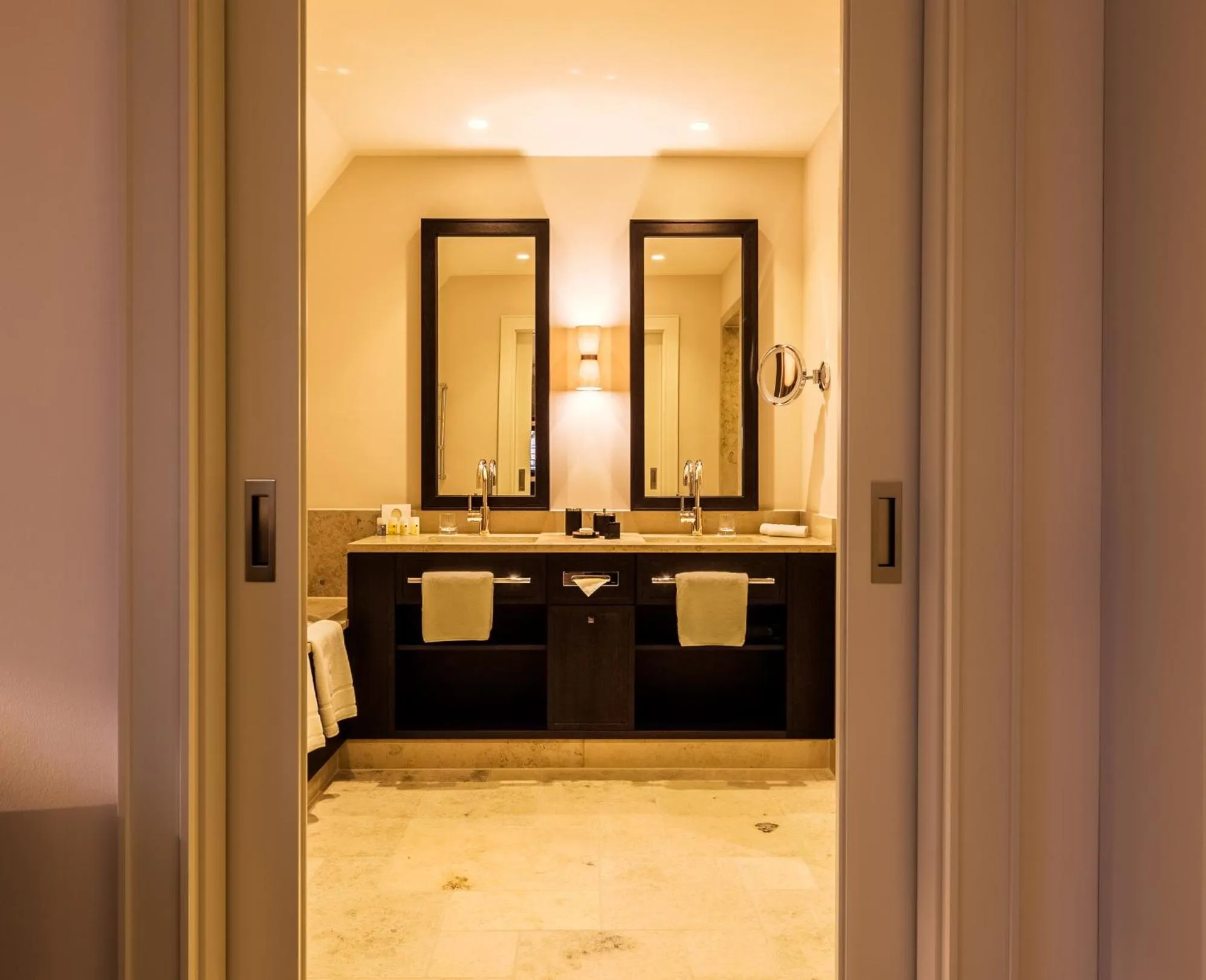 Photo of the whole room in Severin's Resort & Spa