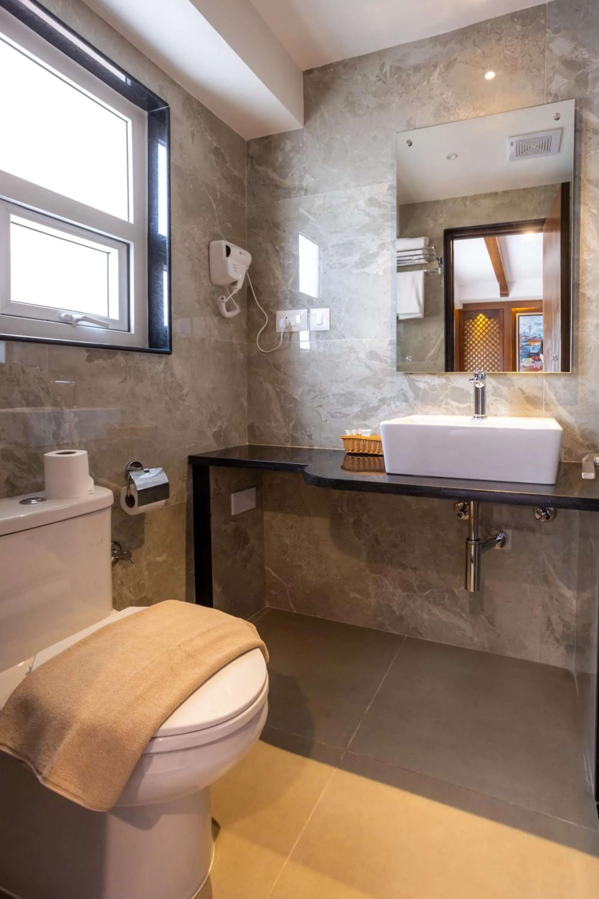 Toilet in Kailash Boutique Hotel