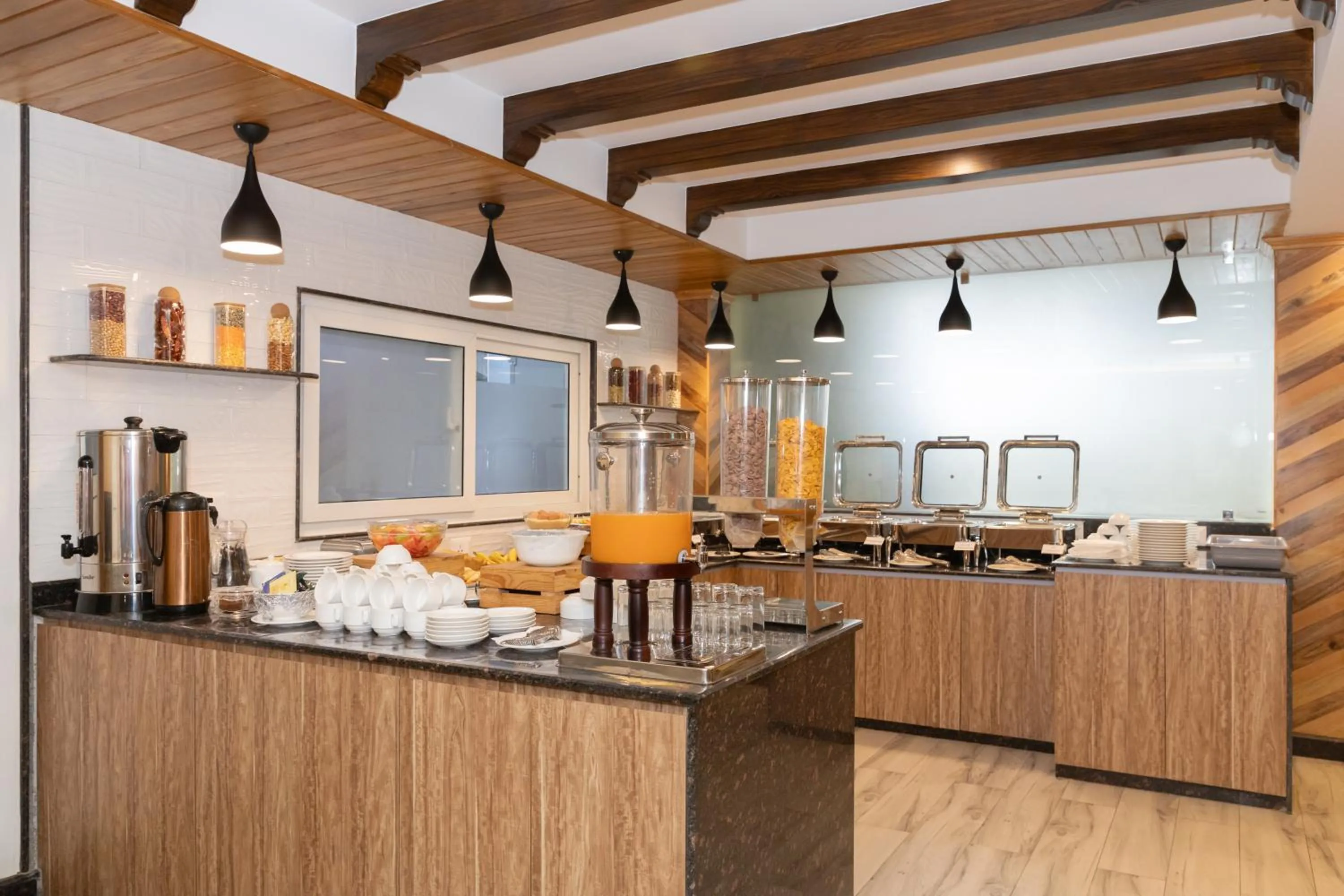 Dining area in Kailash Boutique Hotel