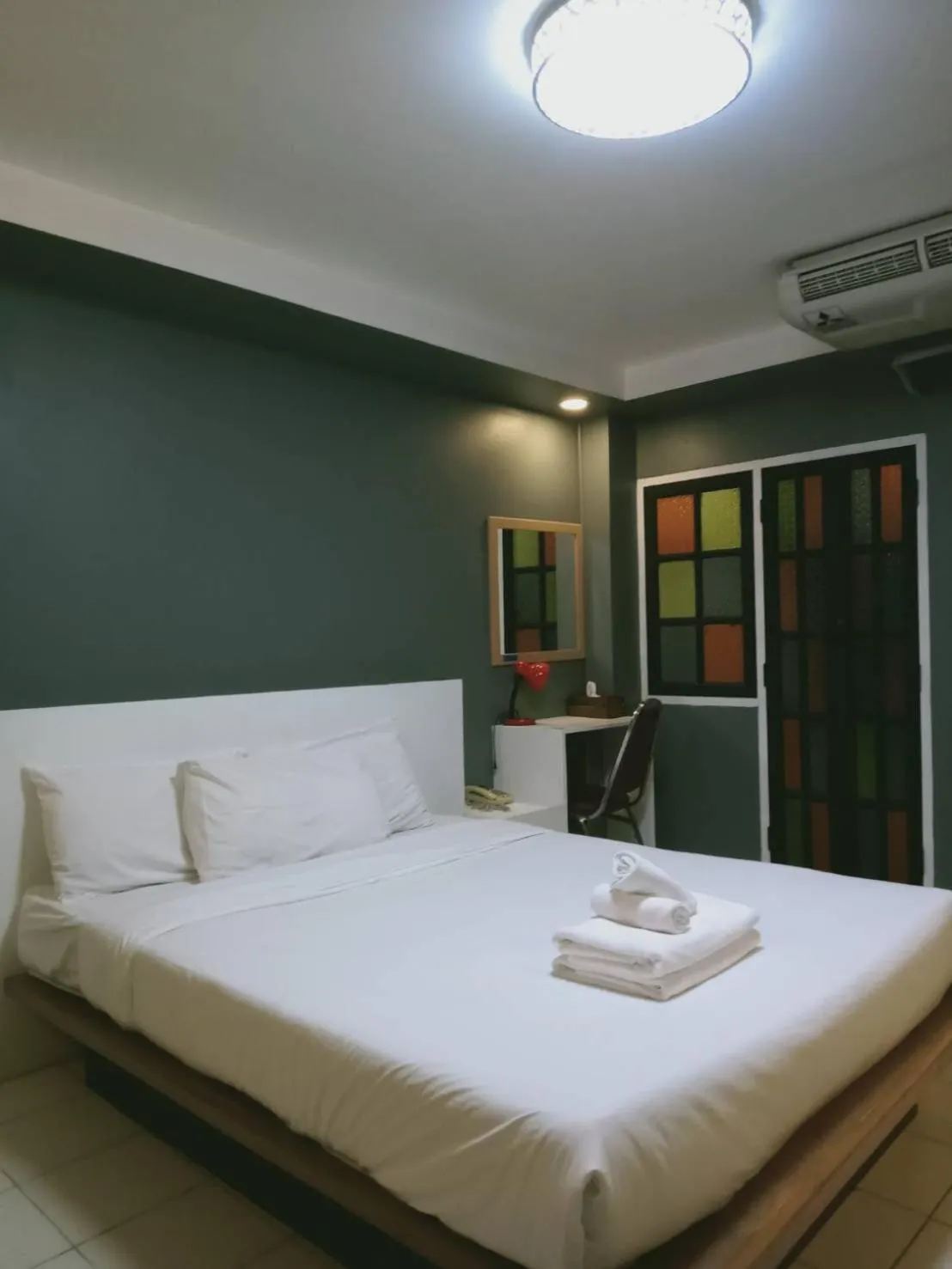 Bedroom, Bed in Bangkok Travel Suites Hotel