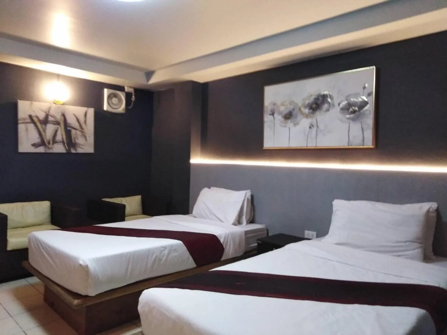 Bedroom, Bed in Bangkok Travel Suites Hotel