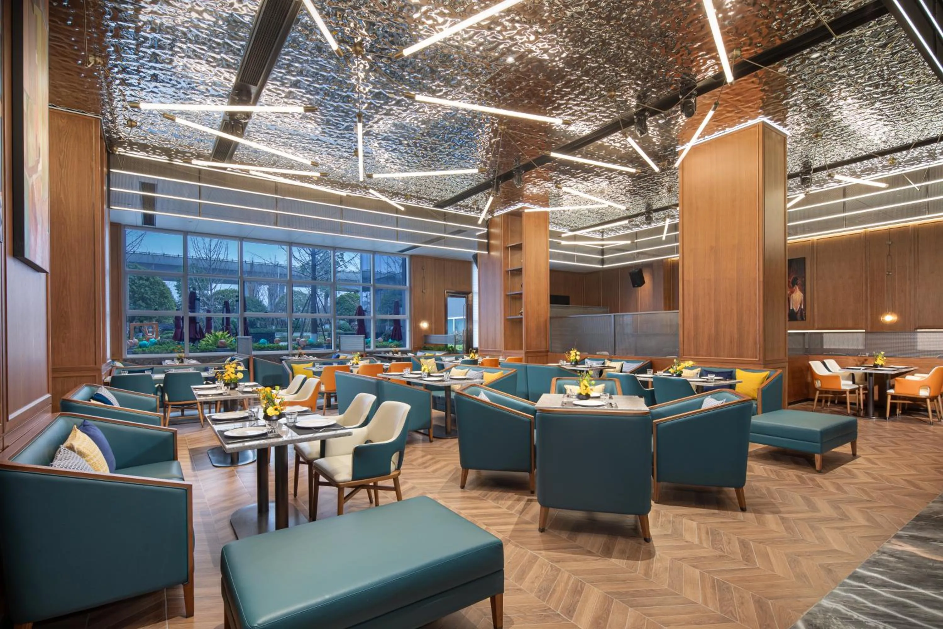 Restaurant/places to eat in voco Changsha Airport by IHG