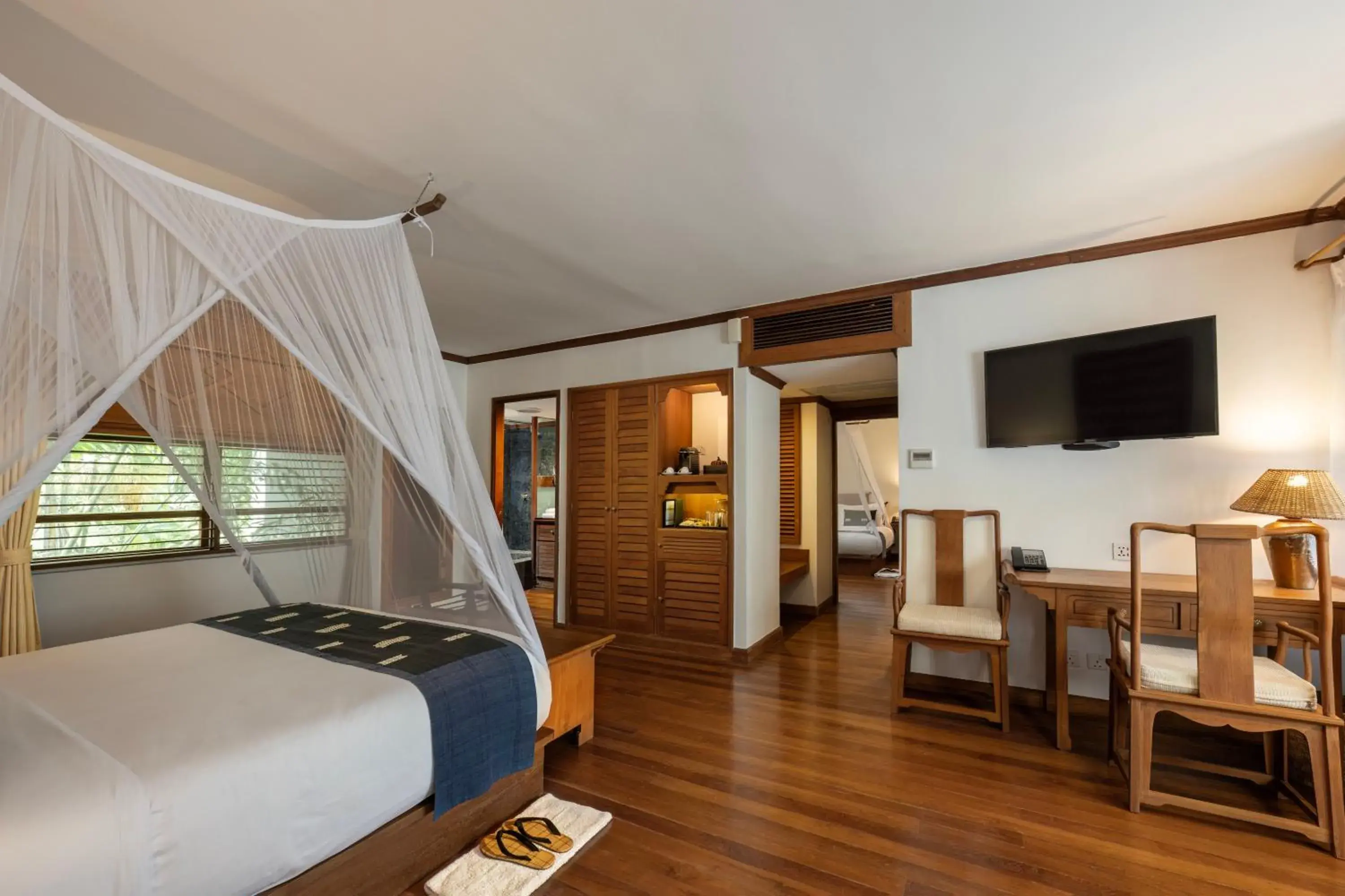 Photo of the whole room, Bed in Governor's Residence Photo of the whole room, Bed in Governor's Residence