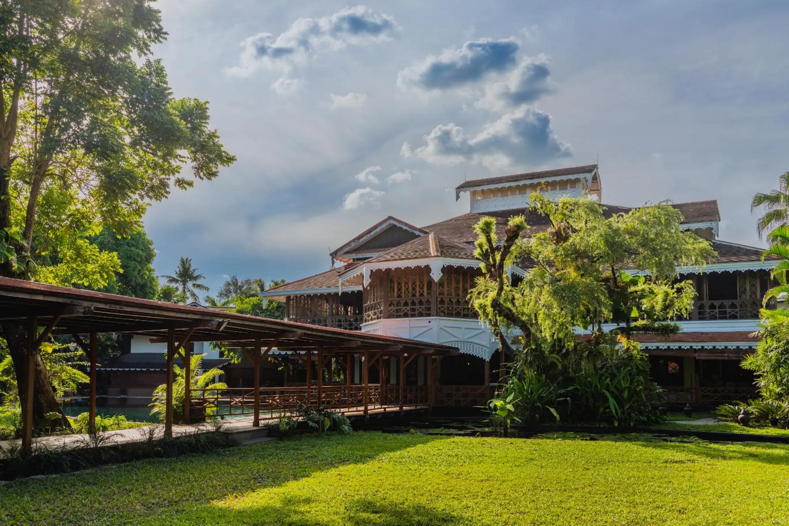 Property building in Governor's Residence Property building in Governor's Residence