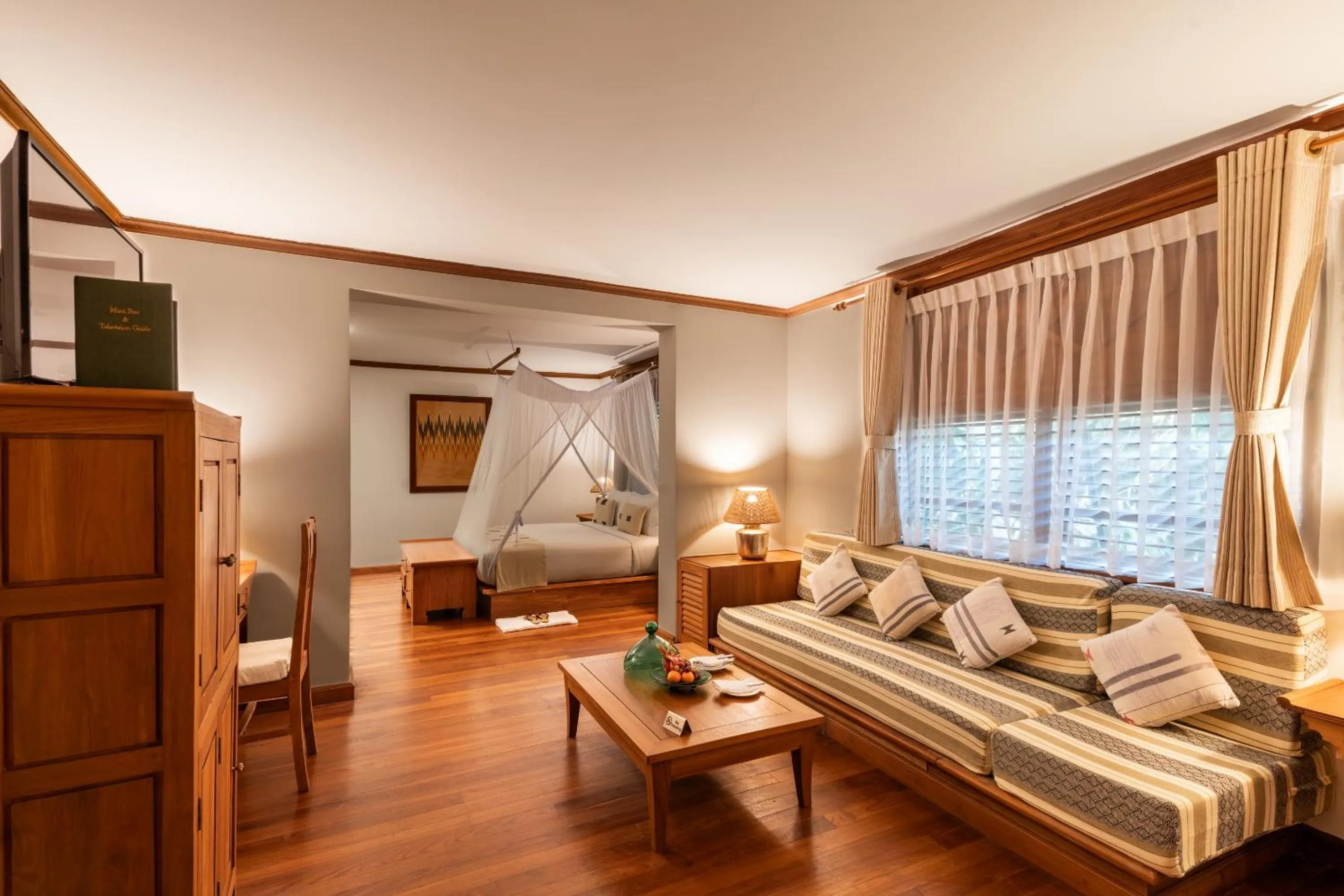 Photo of the whole room, Bed in Governor's Residence