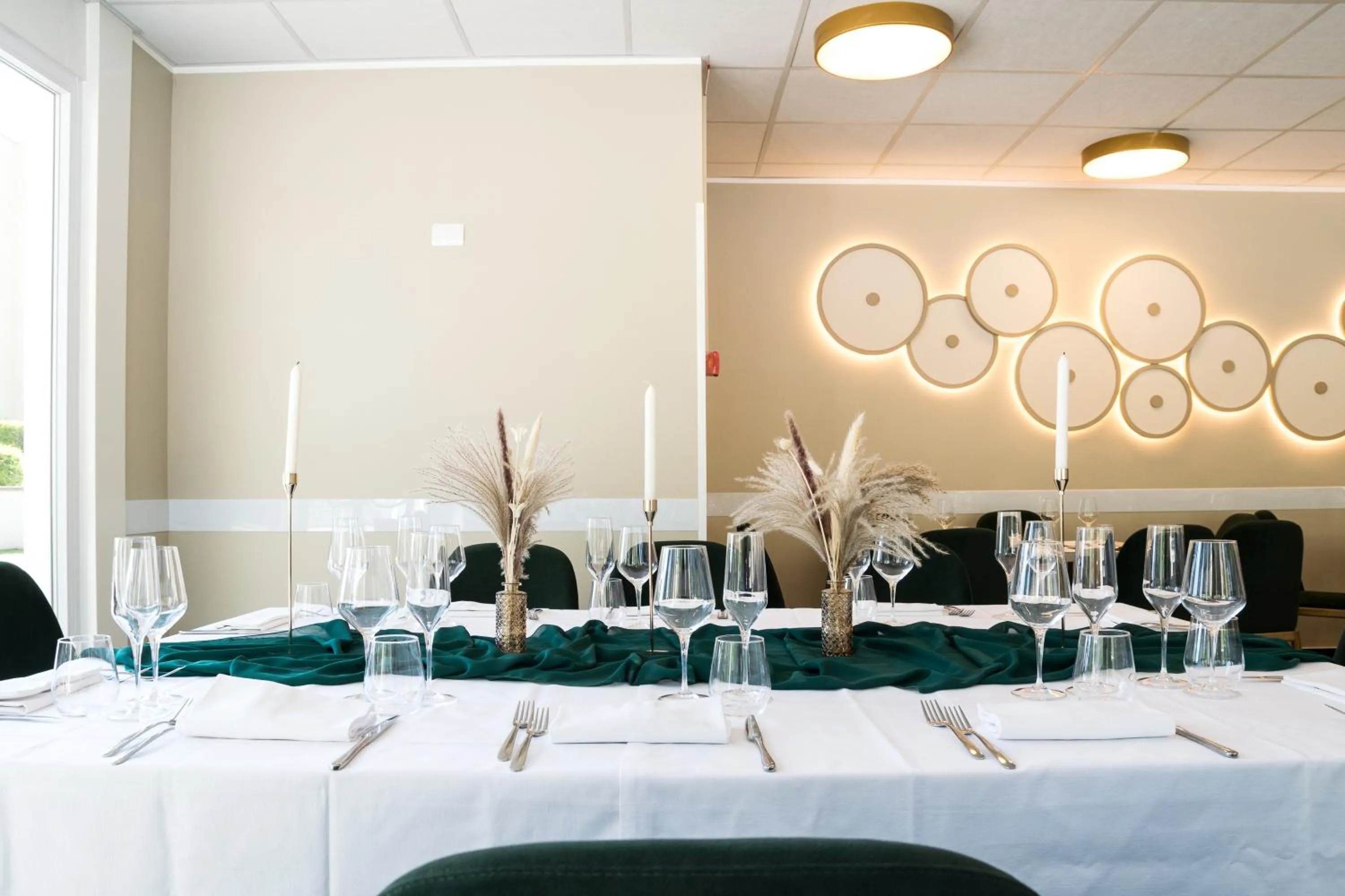 Restaurant/places to eat in Massimi City Garden