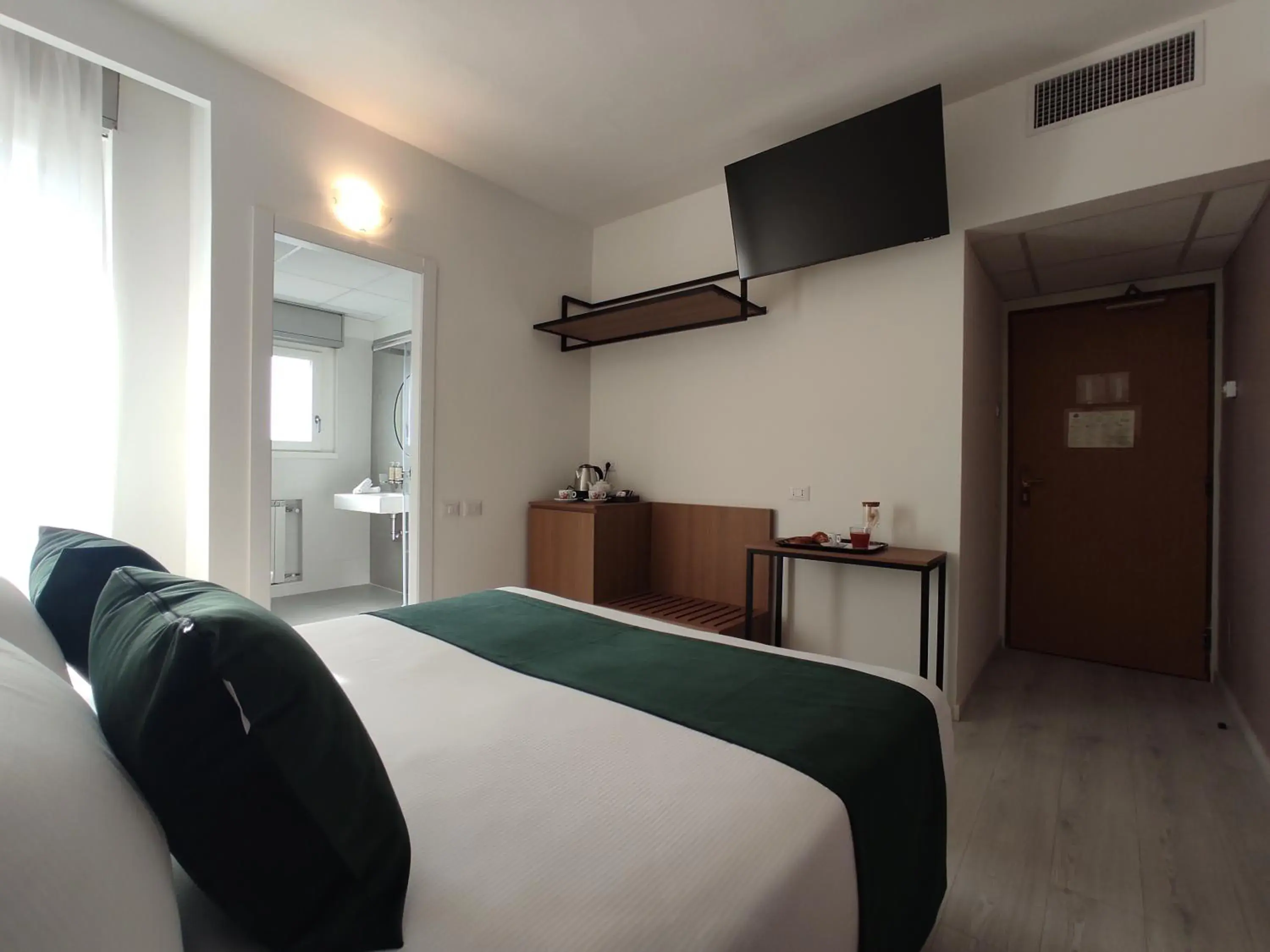 Photo of the whole room, Bed in Massimi City Garden Photo of the whole room, Bed in Massimi City Garden