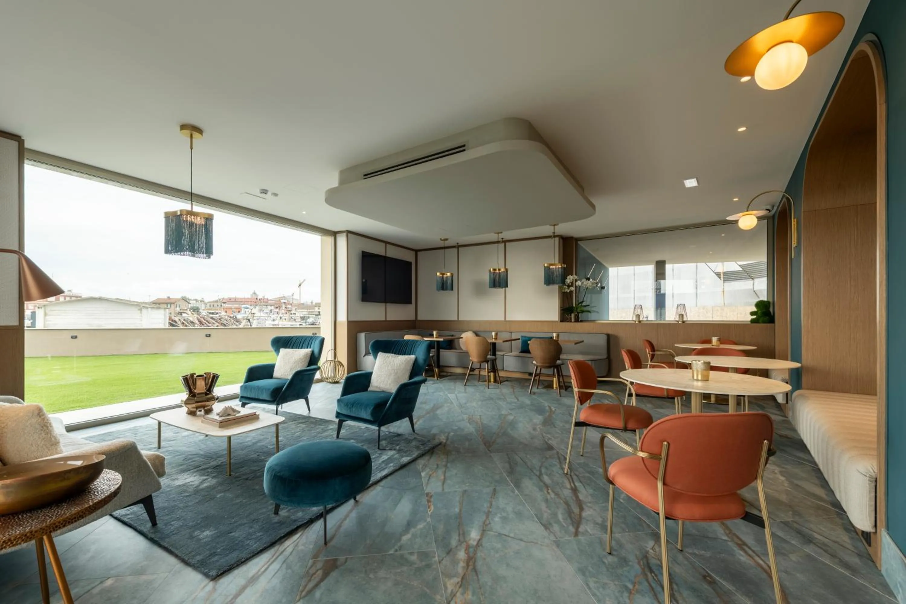 Communal lounge/ TV room in Visionair Suites & SPA-Room Only e Honesty Bar