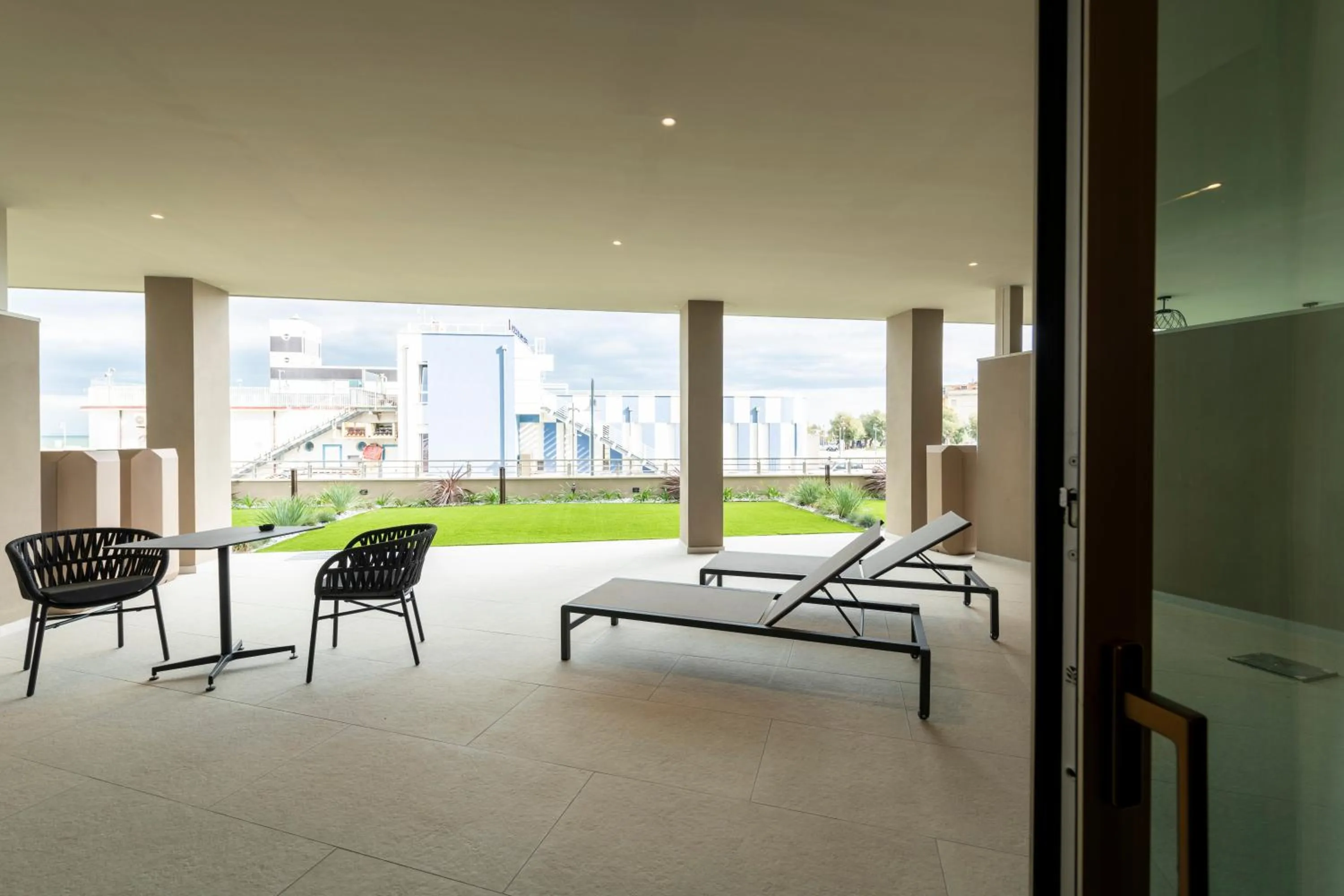 Patio in Visionair Suites & SPA-Room Only e Honesty Bar