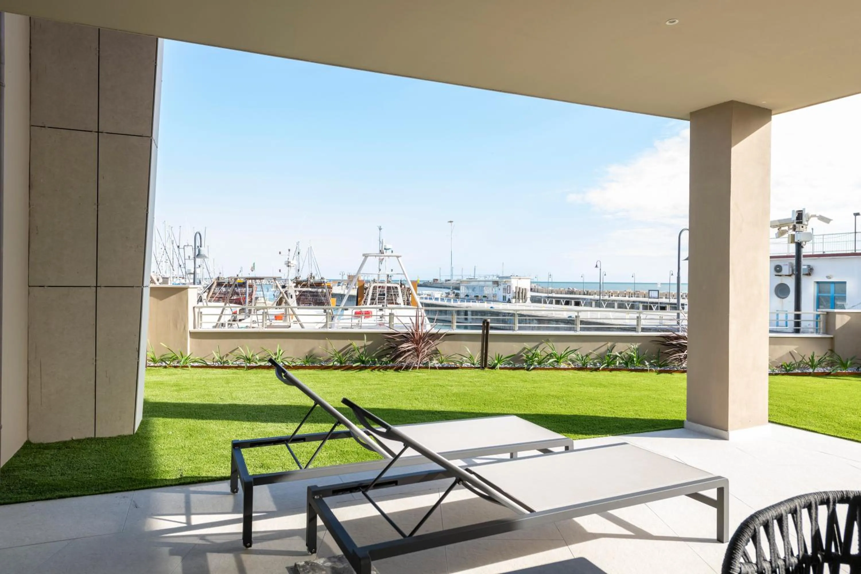 Patio in Visionair Suites & SPA-Room Only e Honesty Bar