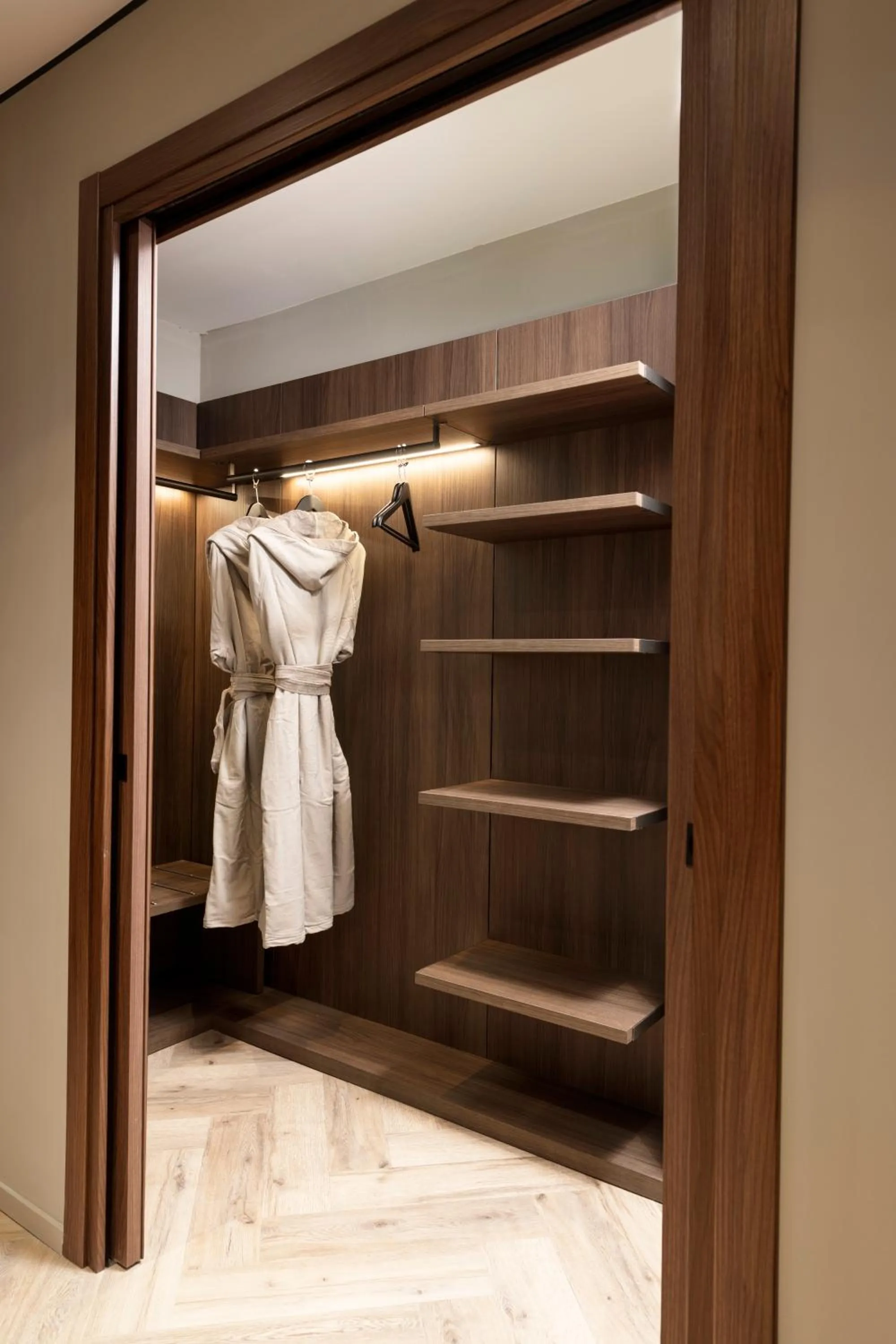 wardrobe in Visionair Suites & SPA-Room Only e Honesty Bar