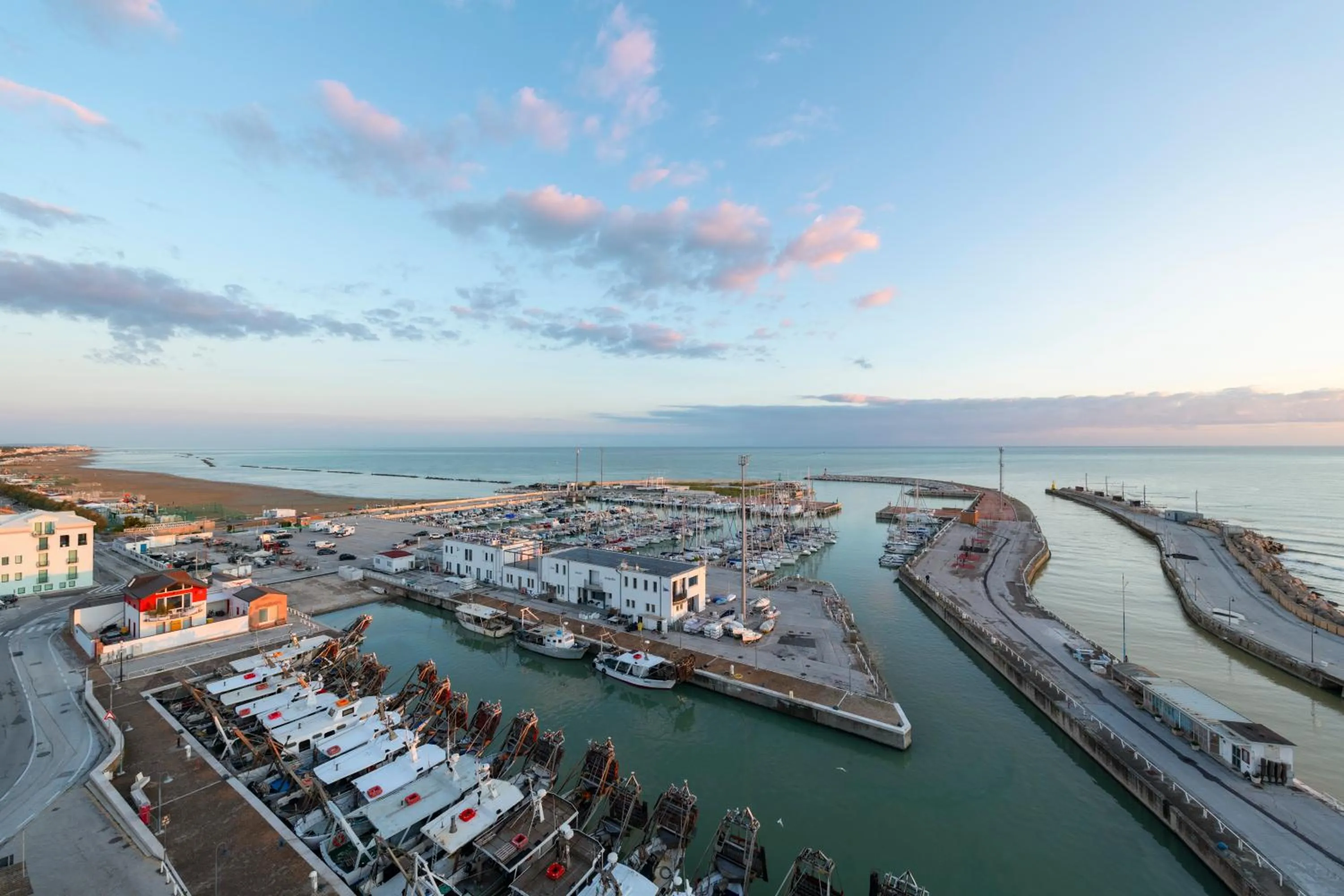 City view in Visionair Suites & SPA-Room Only e Honesty Bar