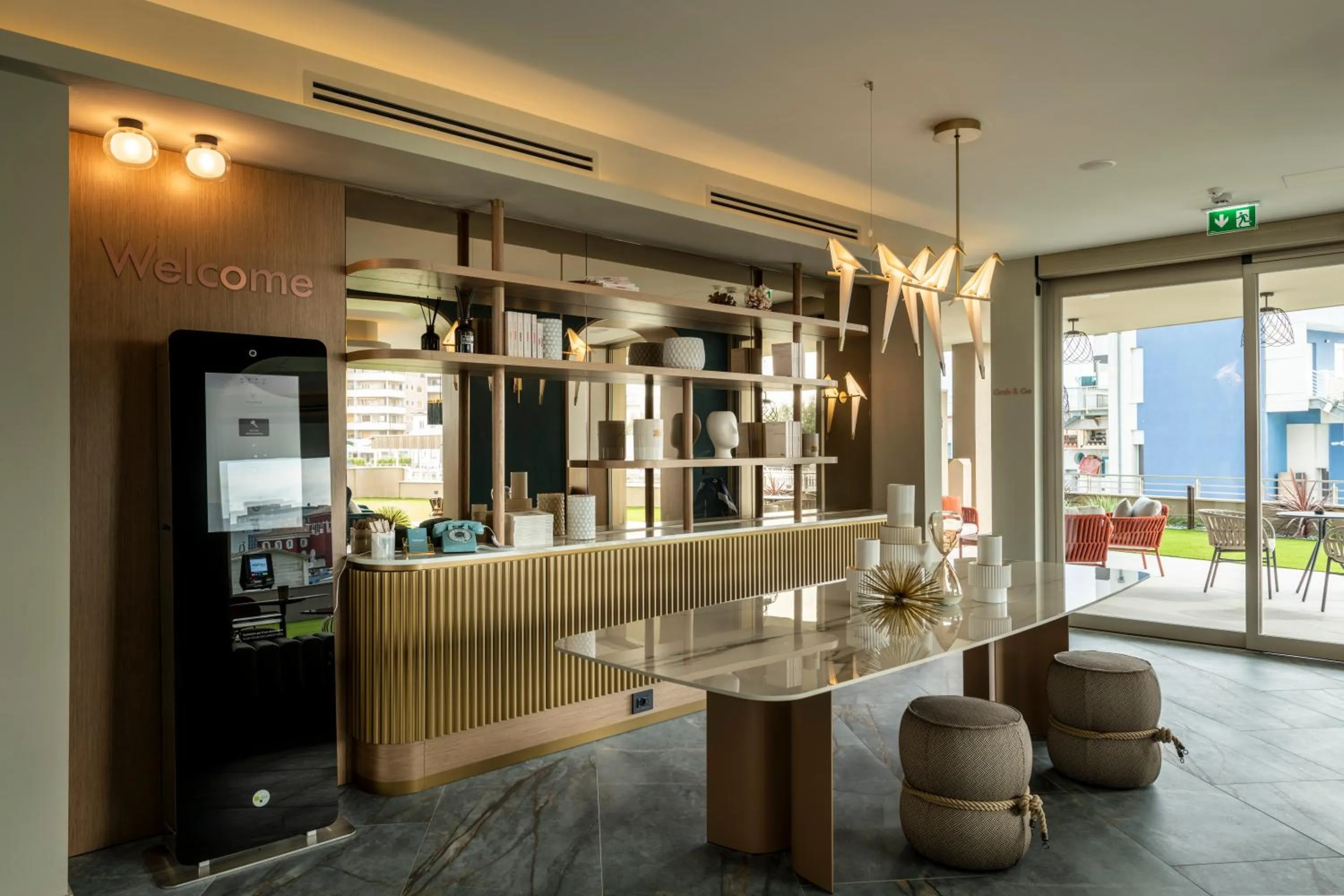 Visionair Suites & SPA-Room Only e Honesty Bar