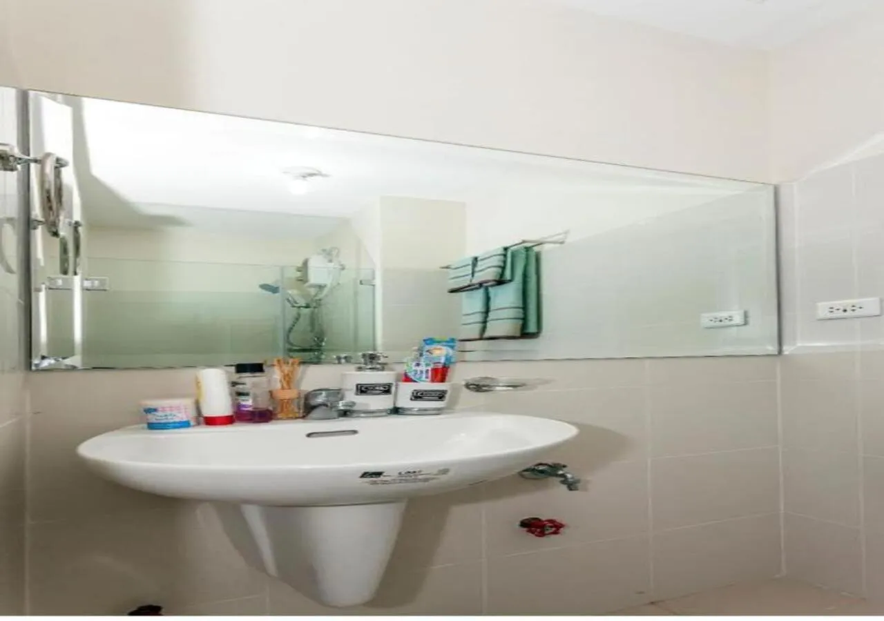 Bathroom in Blowing In The Wind