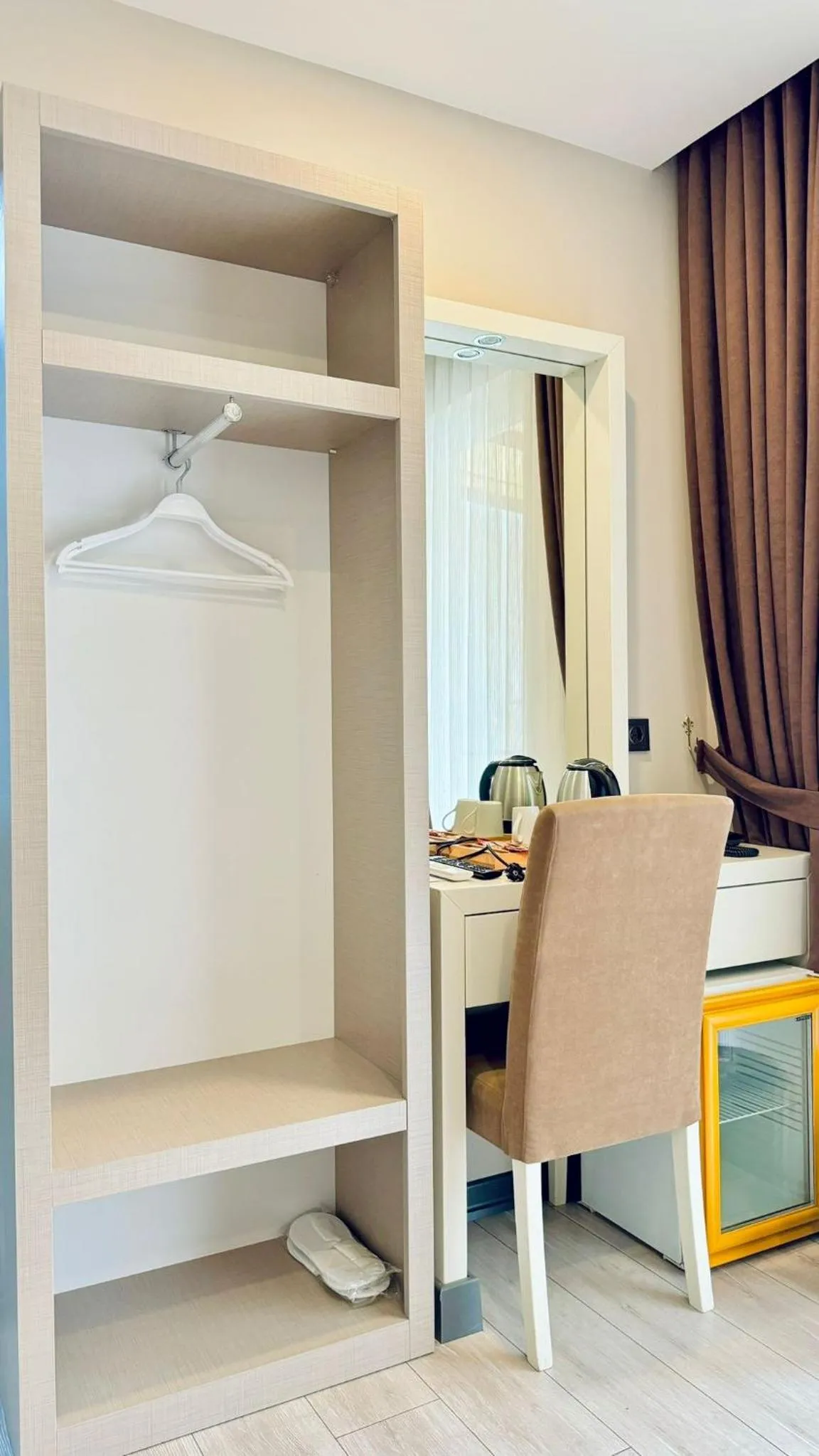 wardrobe, Bed in Toprak City Hotel Antalya