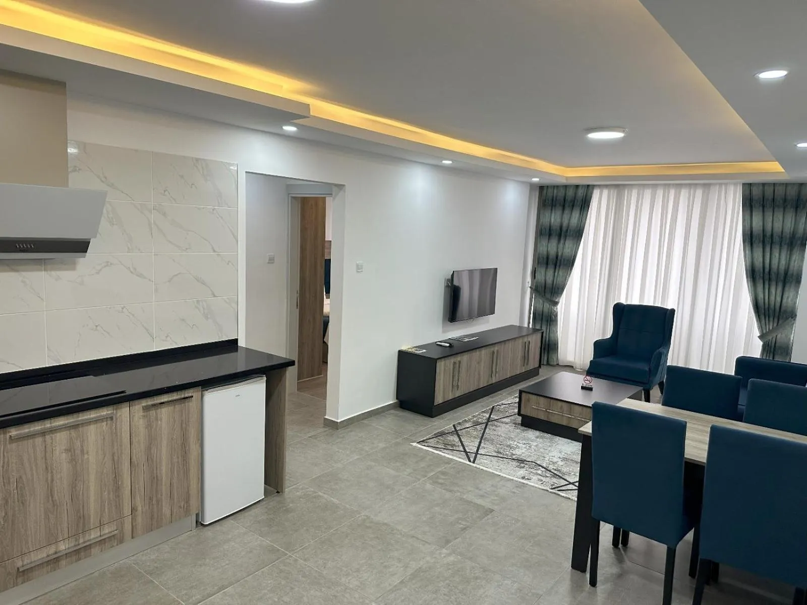 Communal lounge/ TV room in Nurel Shark Residence