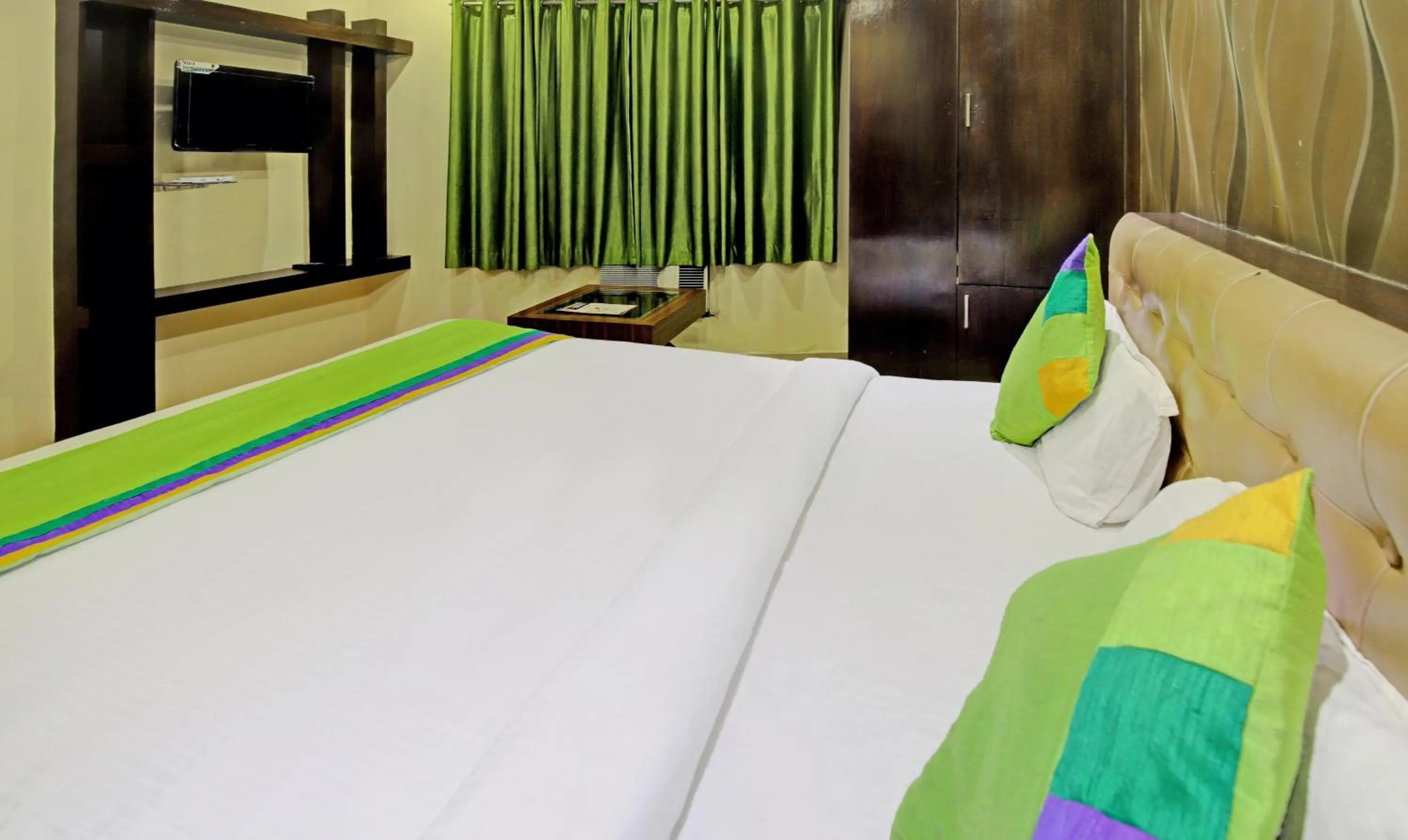 Bedroom, Bed in Treebo Archie Regency