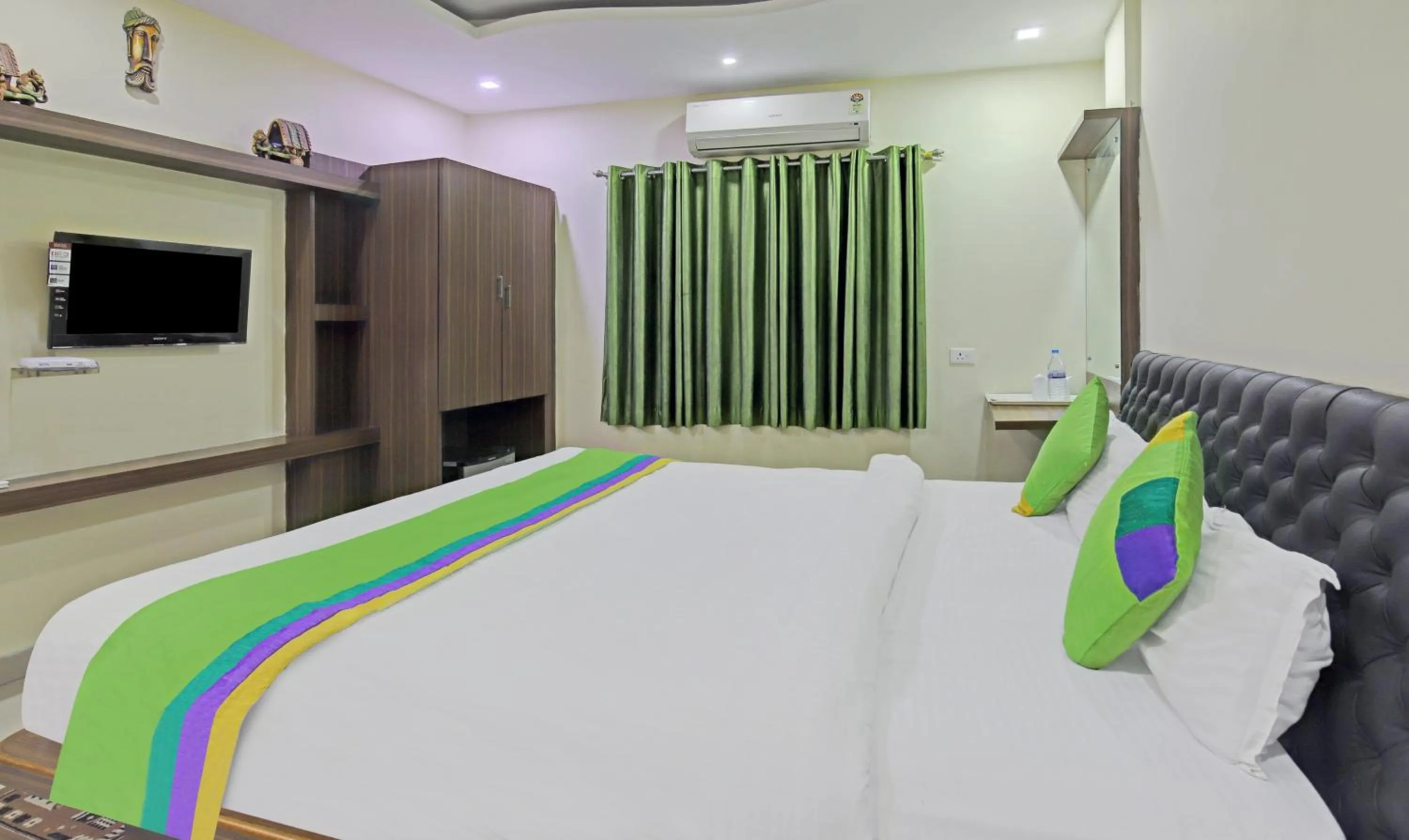 Bedroom, Bed in Treebo Archie Regency