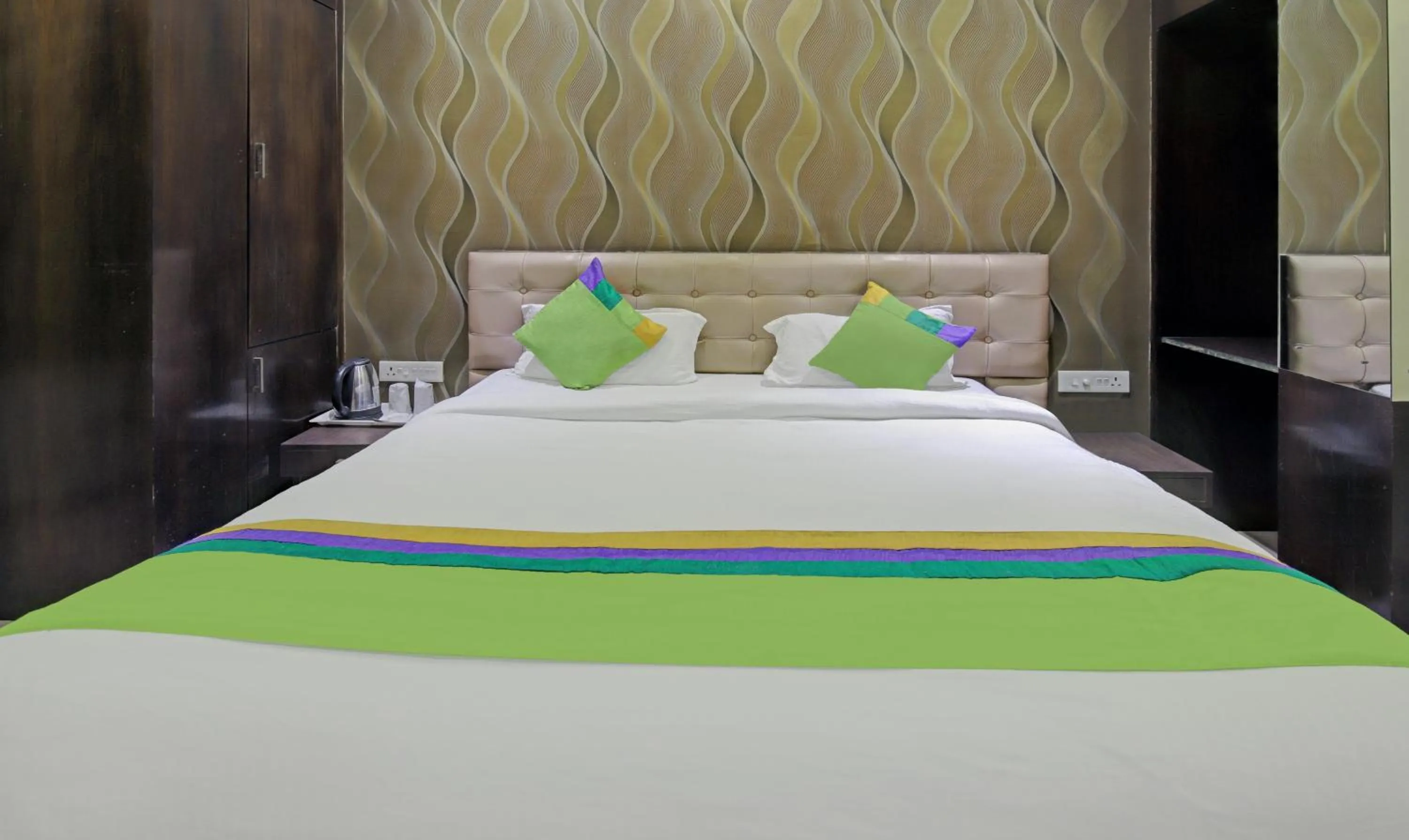 Bedroom, Bed in Treebo Archie Regency