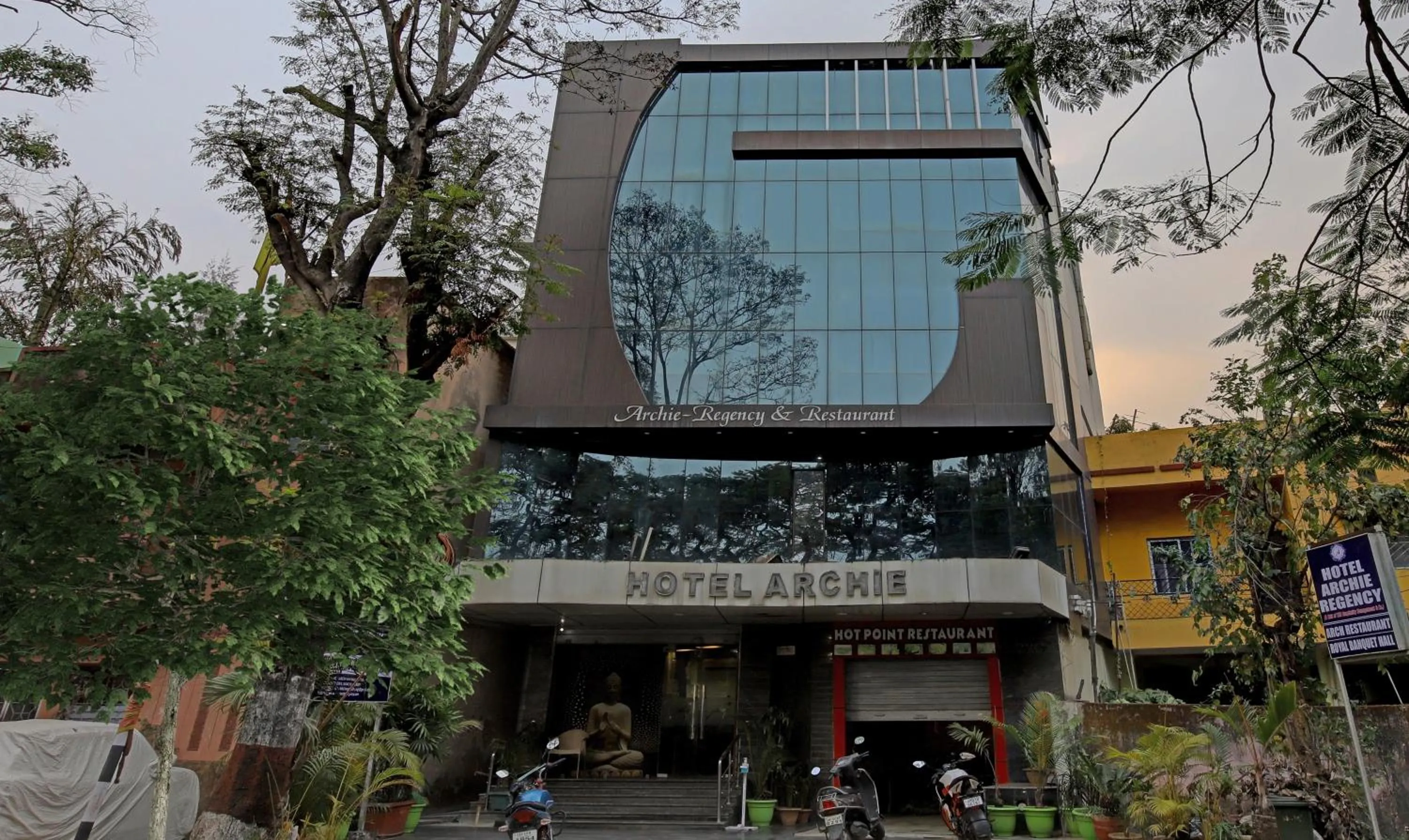 Facade/entrance in Treebo Archie Regency