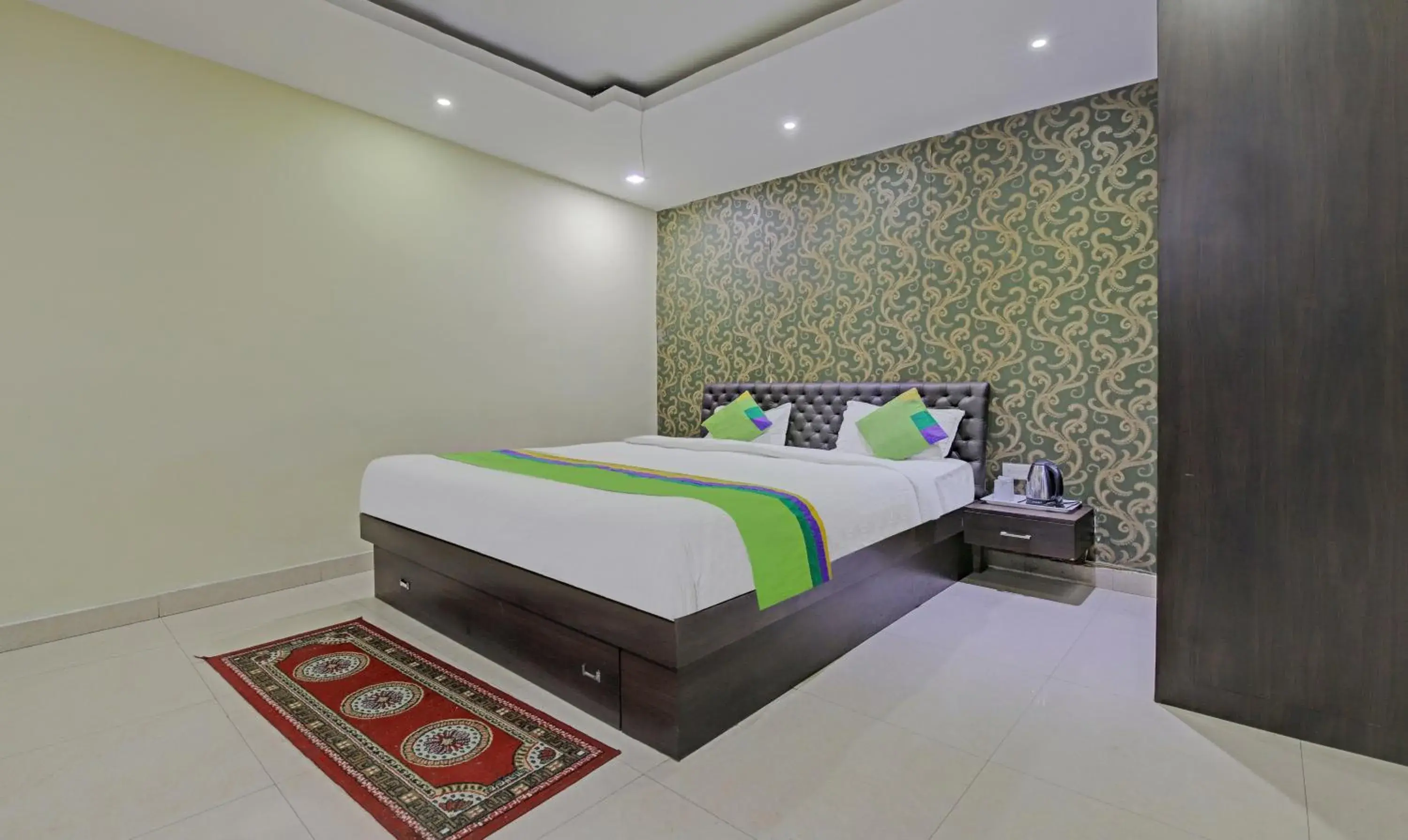 Bedroom, Bed in Treebo Archie Regency Bedroom, Bed in Treebo Archie Regency